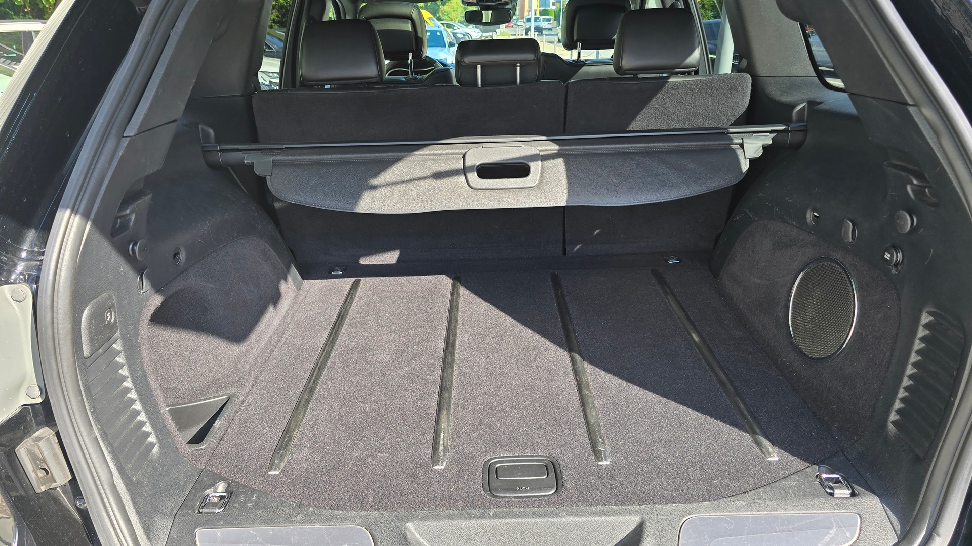 JEEP Grand Cherokee 3.0 CRD Overland Automatic-image-8