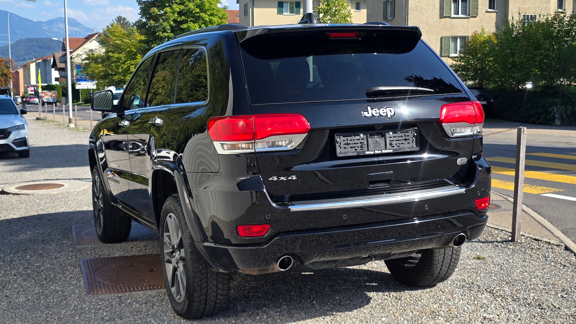 JEEP Grand Cherokee 3.0 CRD Overland Automatic-image-4
