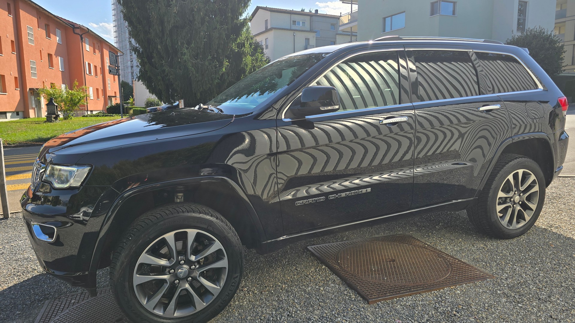 JEEP Grand Cherokee 3.0 CRD Overland Automatic-image-3