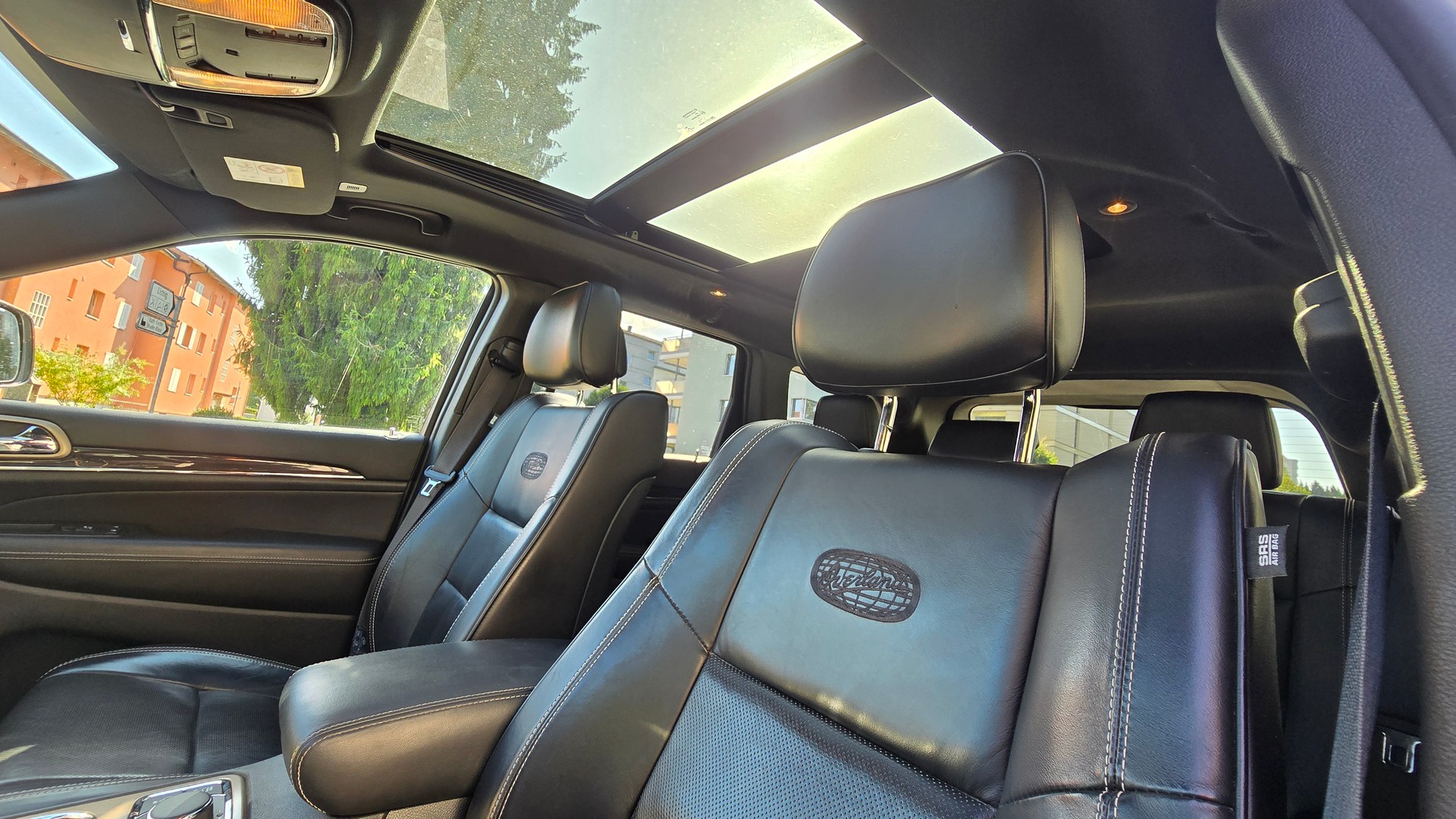 JEEP Grand Cherokee 3.0 CRD Overland Automatic-image-16