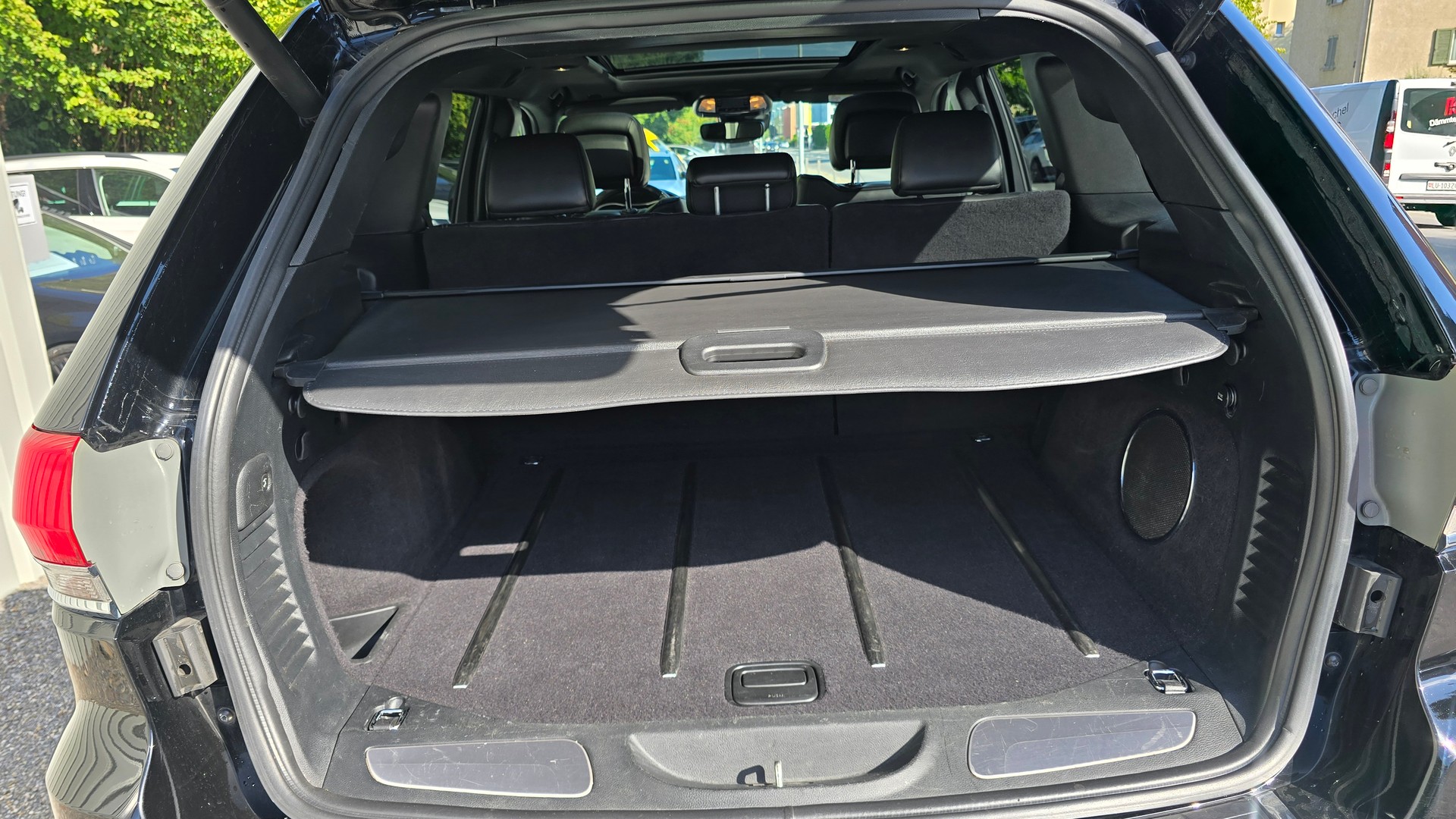JEEP Grand Cherokee 3.0 CRD Overland Automatic-image-7