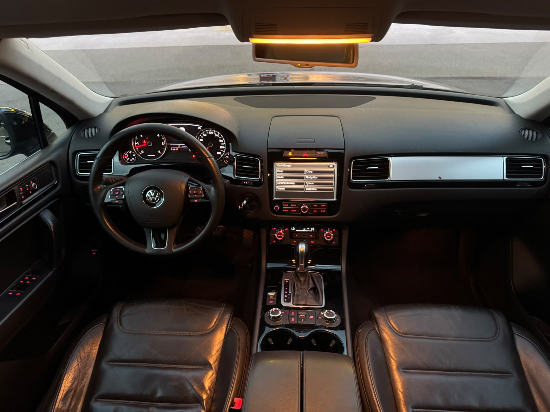 VW Touareg 3.0 TDI BlueMotion Technology Tiptronic-image-8