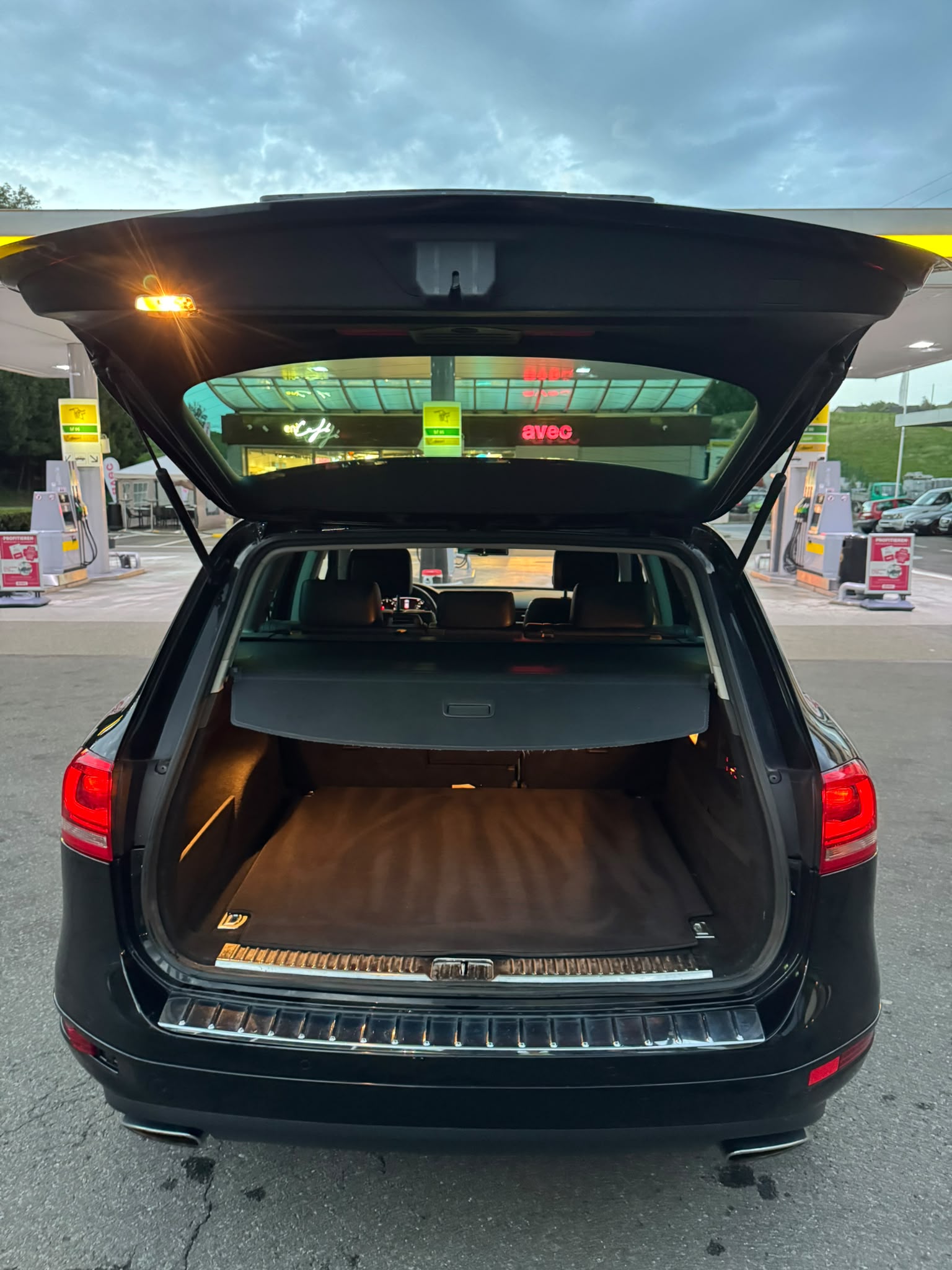 VW Touareg 3.0 TDI BlueMotion Technology Tiptronic-image-17