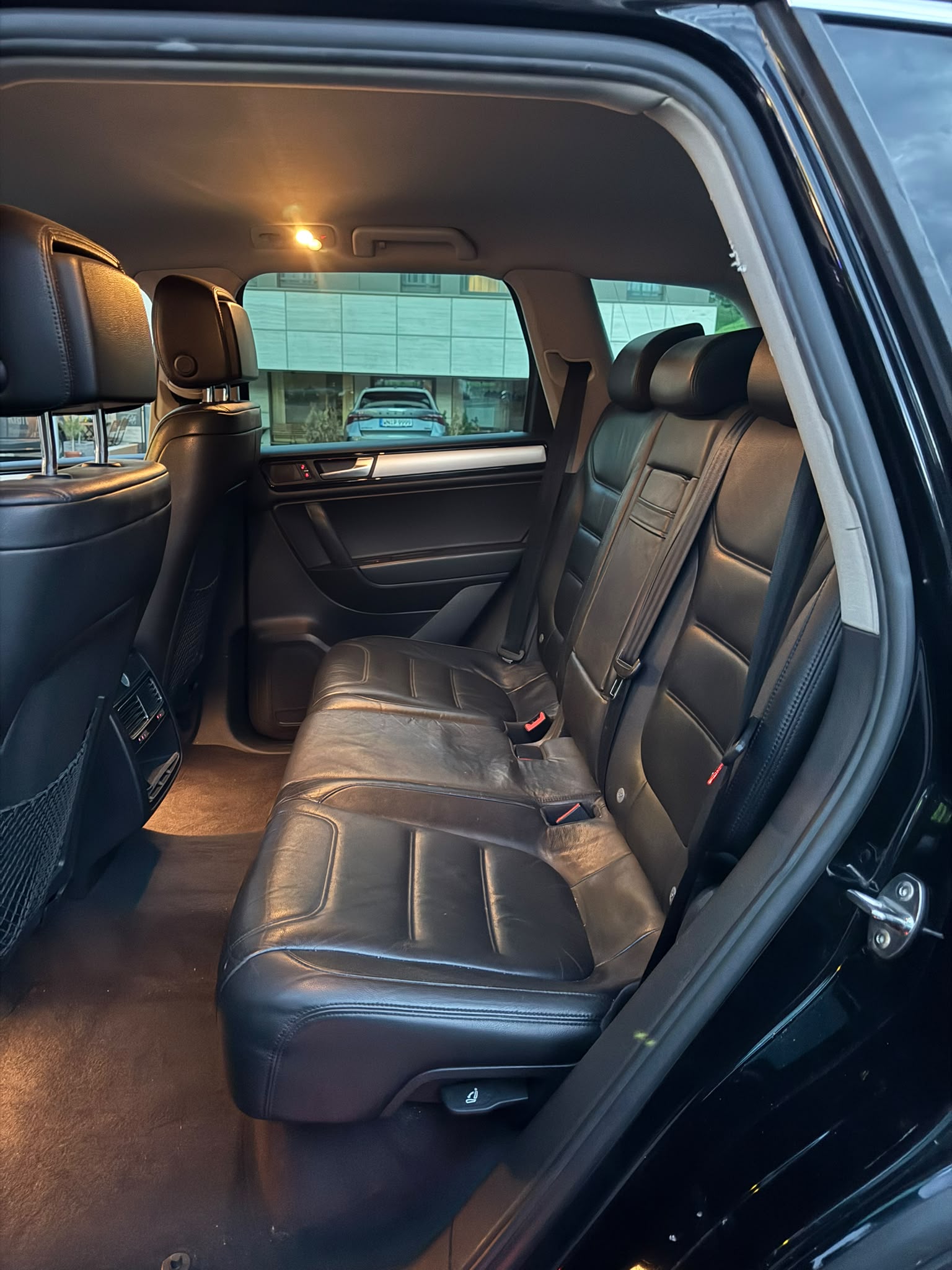 VW Touareg 3.0 TDI BlueMotion Technology Tiptronic-image-11