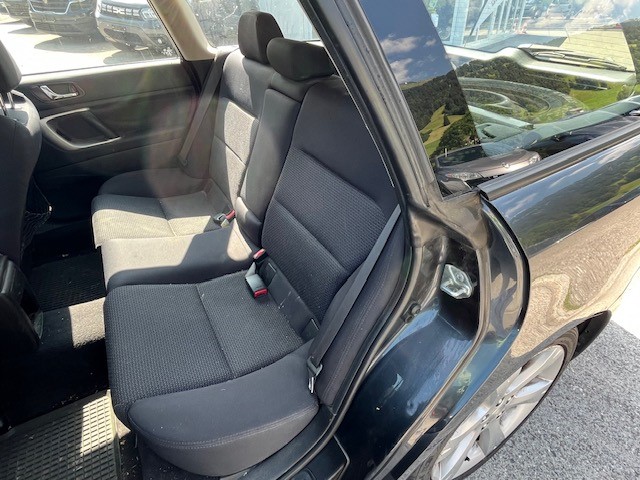 SUBARU Legacy 2.0R AWD Swiss-image-10