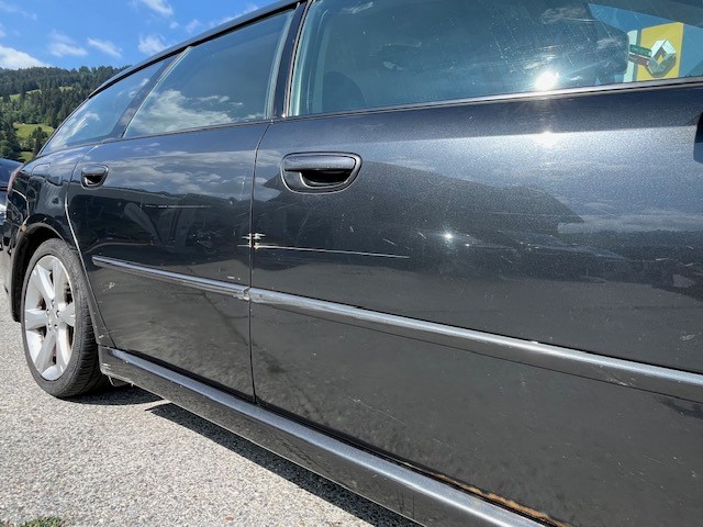 SUBARU Legacy 2.0R AWD Swiss-image-5