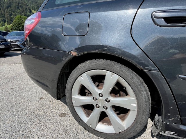 SUBARU Legacy 2.0R AWD Swiss-image-6