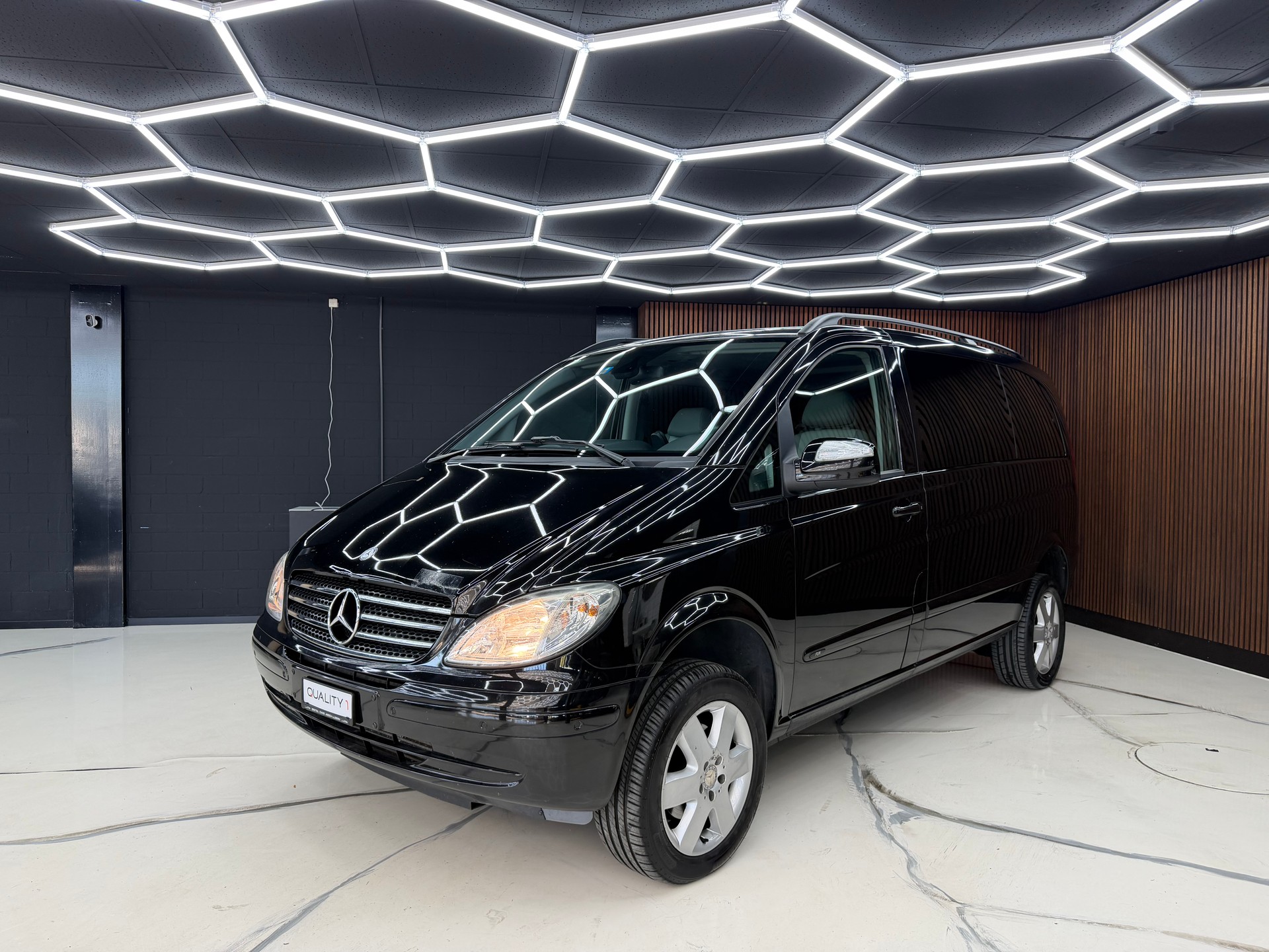 MERCEDES-BENZ Viano 4 Matic Frisch ab Service & MFK-image-0
