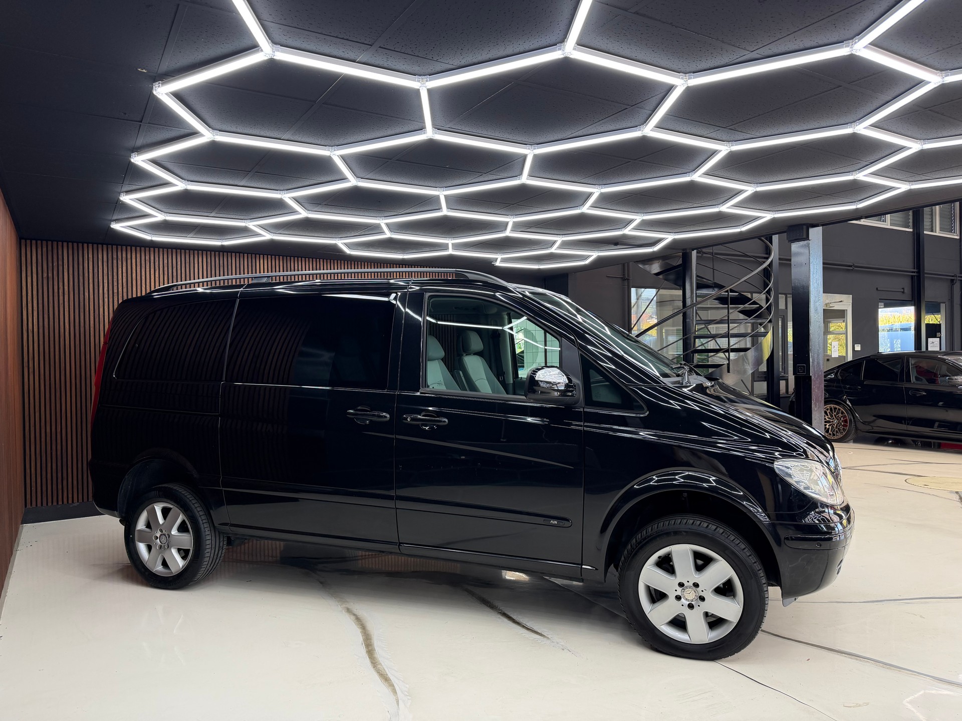 MERCEDES-BENZ Viano 4 Matic Frisch ab Service & MFK-image-3