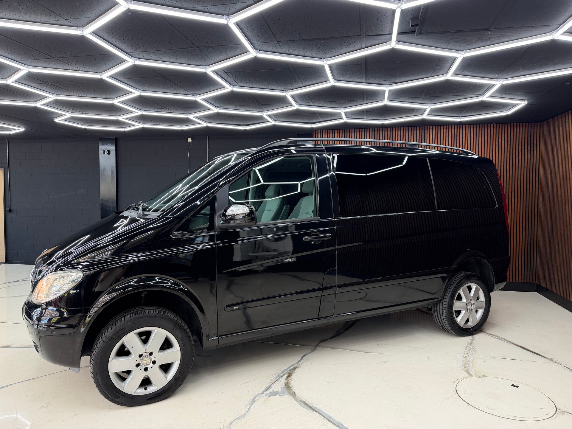 MERCEDES-BENZ Viano 4 Matic Frisch ab Service & MFK-image-4