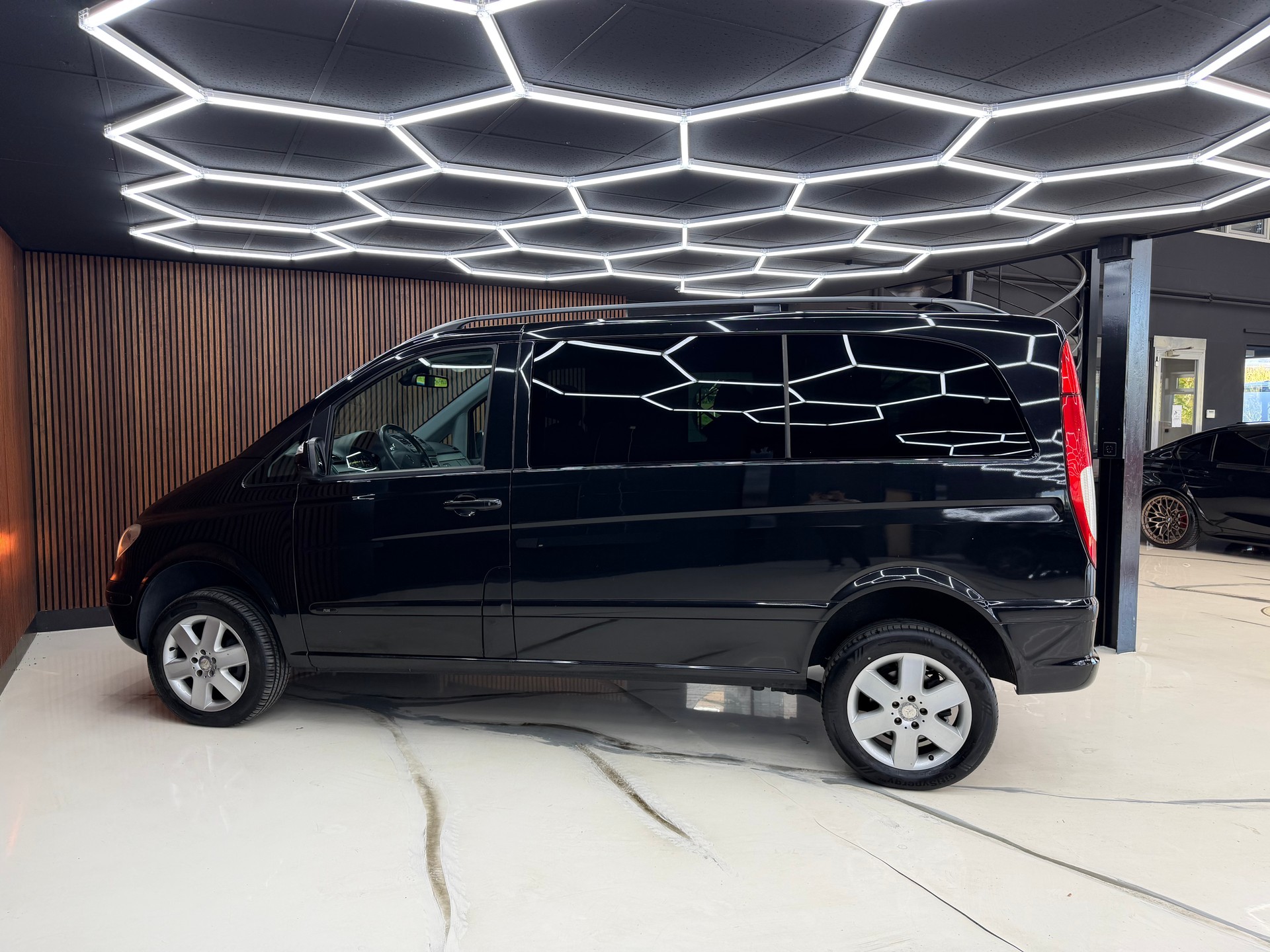 MERCEDES-BENZ Viano 4 Matic Frisch ab Service & MFK-image-9