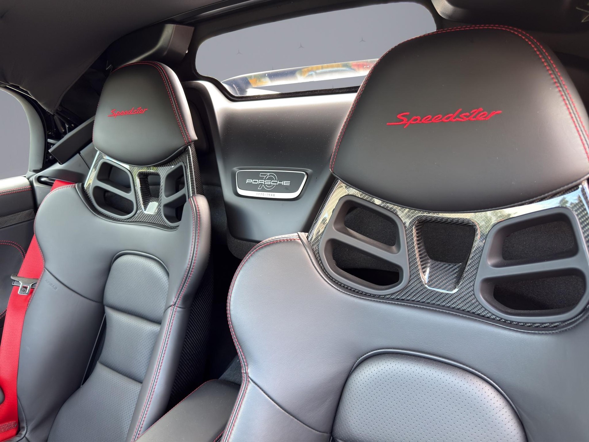 PORSCHE 911 Speedster 4.0-image-16