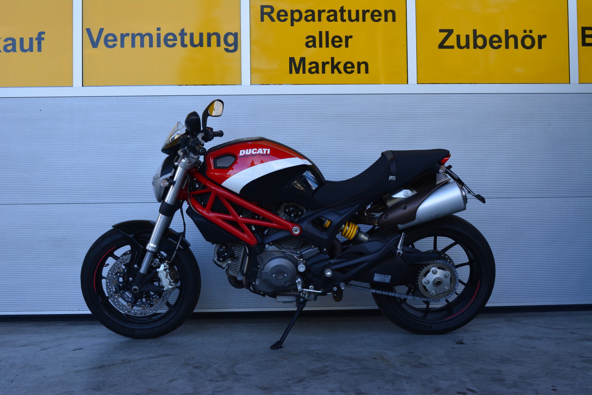 DUCATI Monster 796M ABS