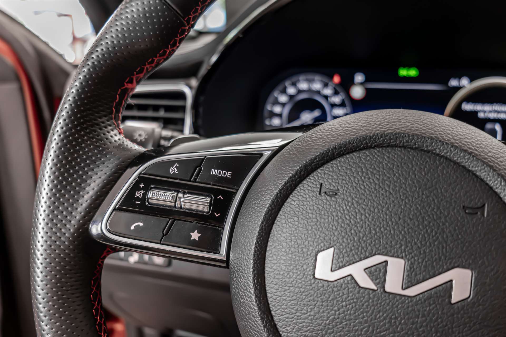 KIA ProCeed 1.6 T-GDi GT DCT-image-7