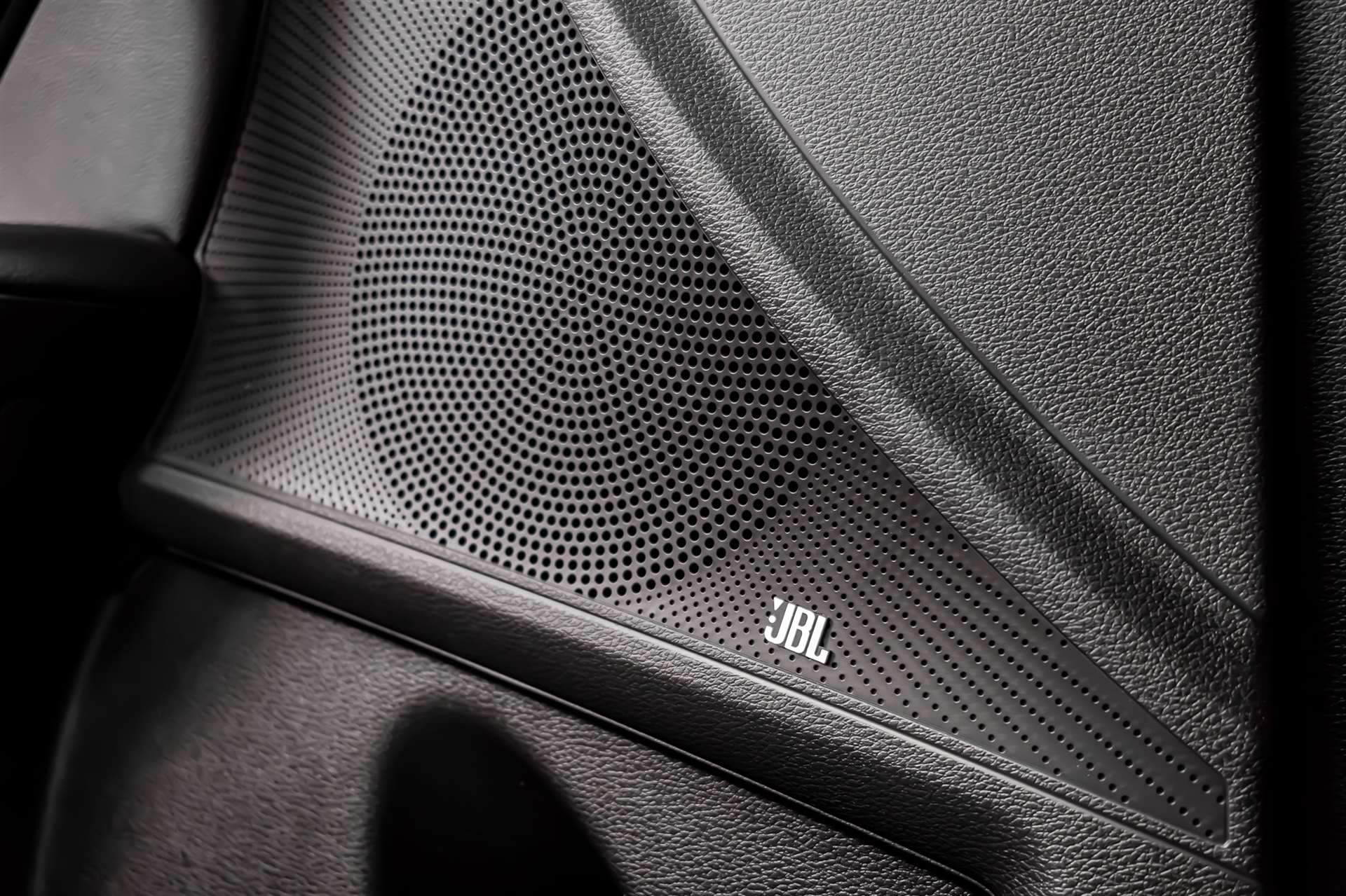 KIA ProCeed 1.6 T-GDi GT DCT-image-19