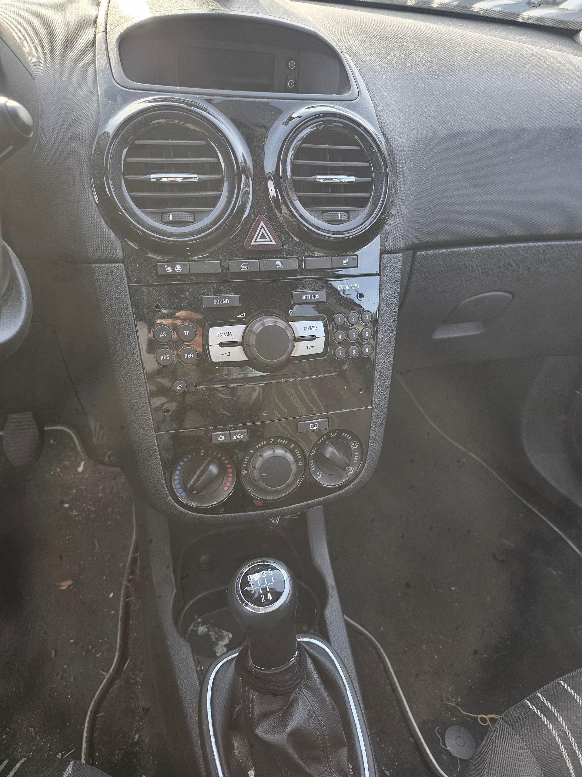 OPEL Corsa 1.4 TP Enjoy-image-5