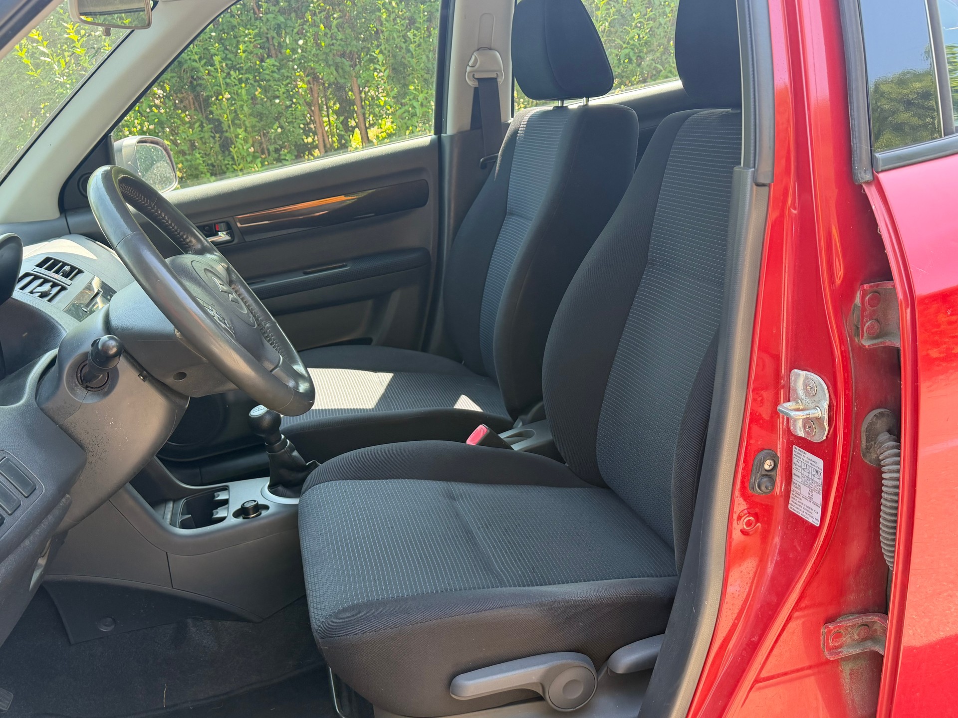 SUZUKI Swift 1.3i 16V GL Top 4x4-image-6