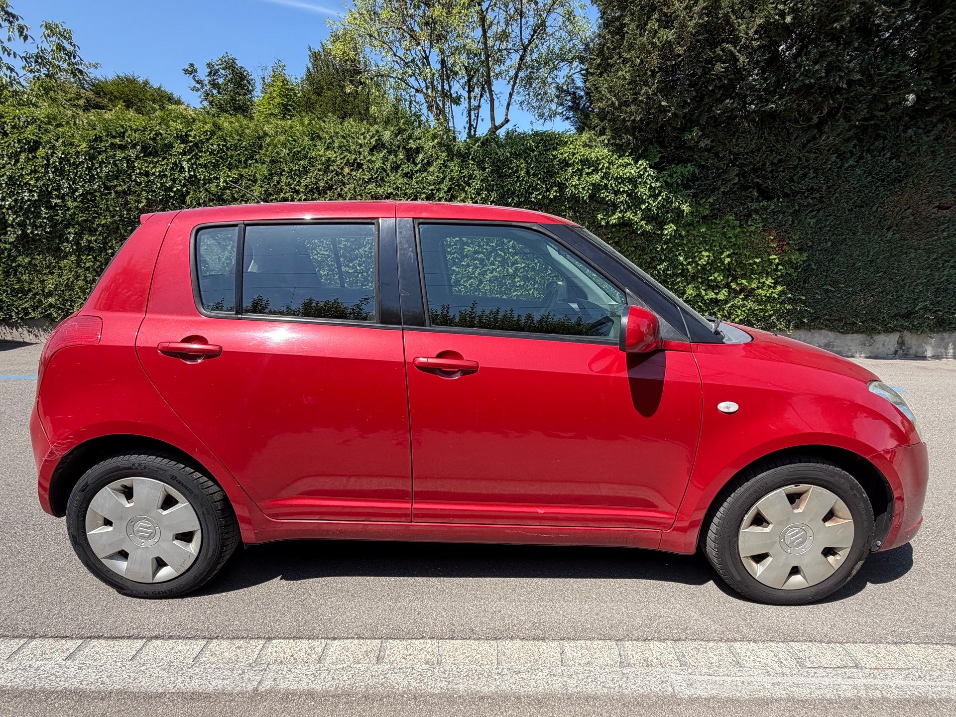 SUZUKI Swift 1.3i 16V GL Top 4x4-image-1