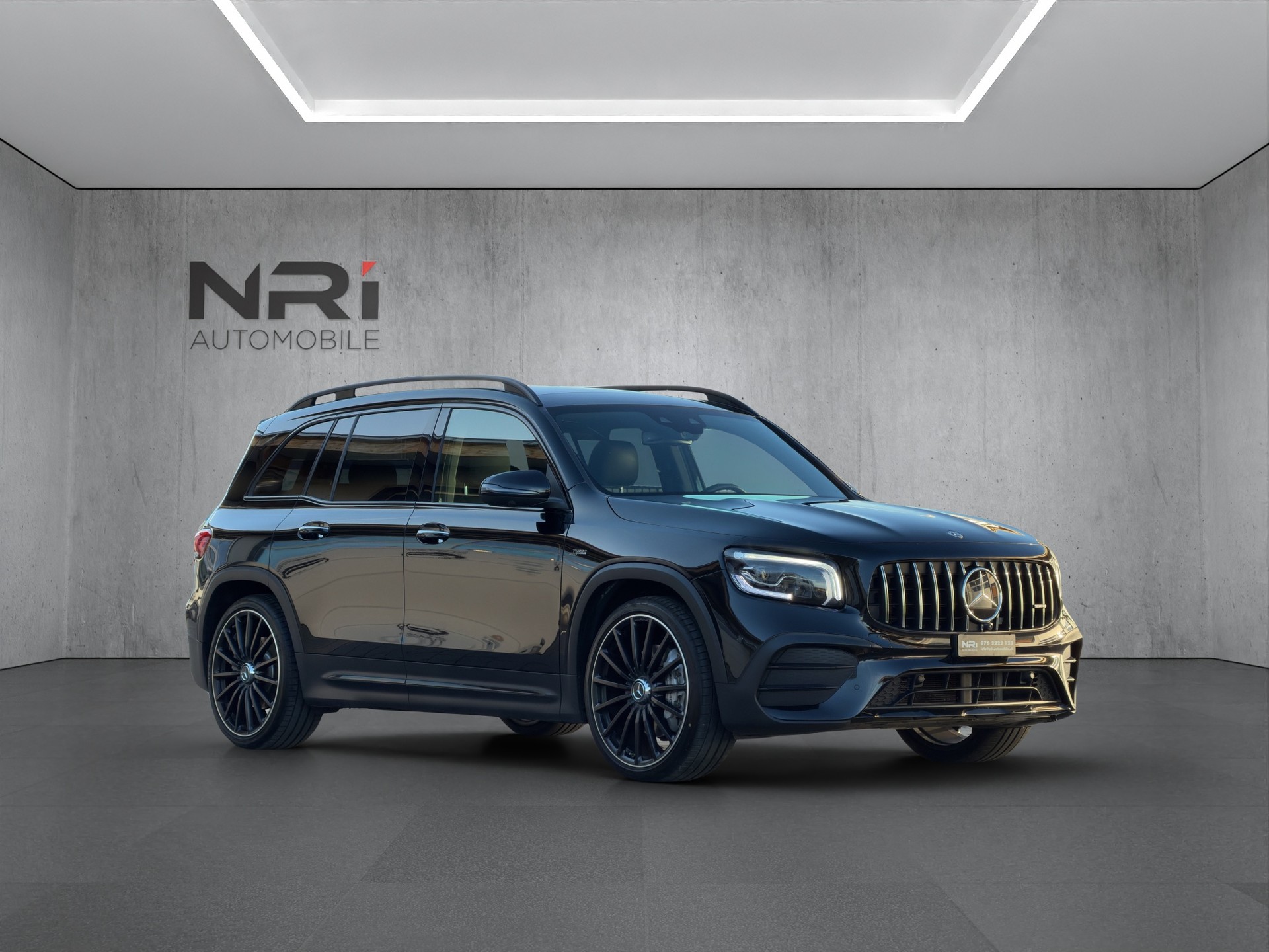 MERCEDES-BENZ GLB 35 AMG 4matic-image-2