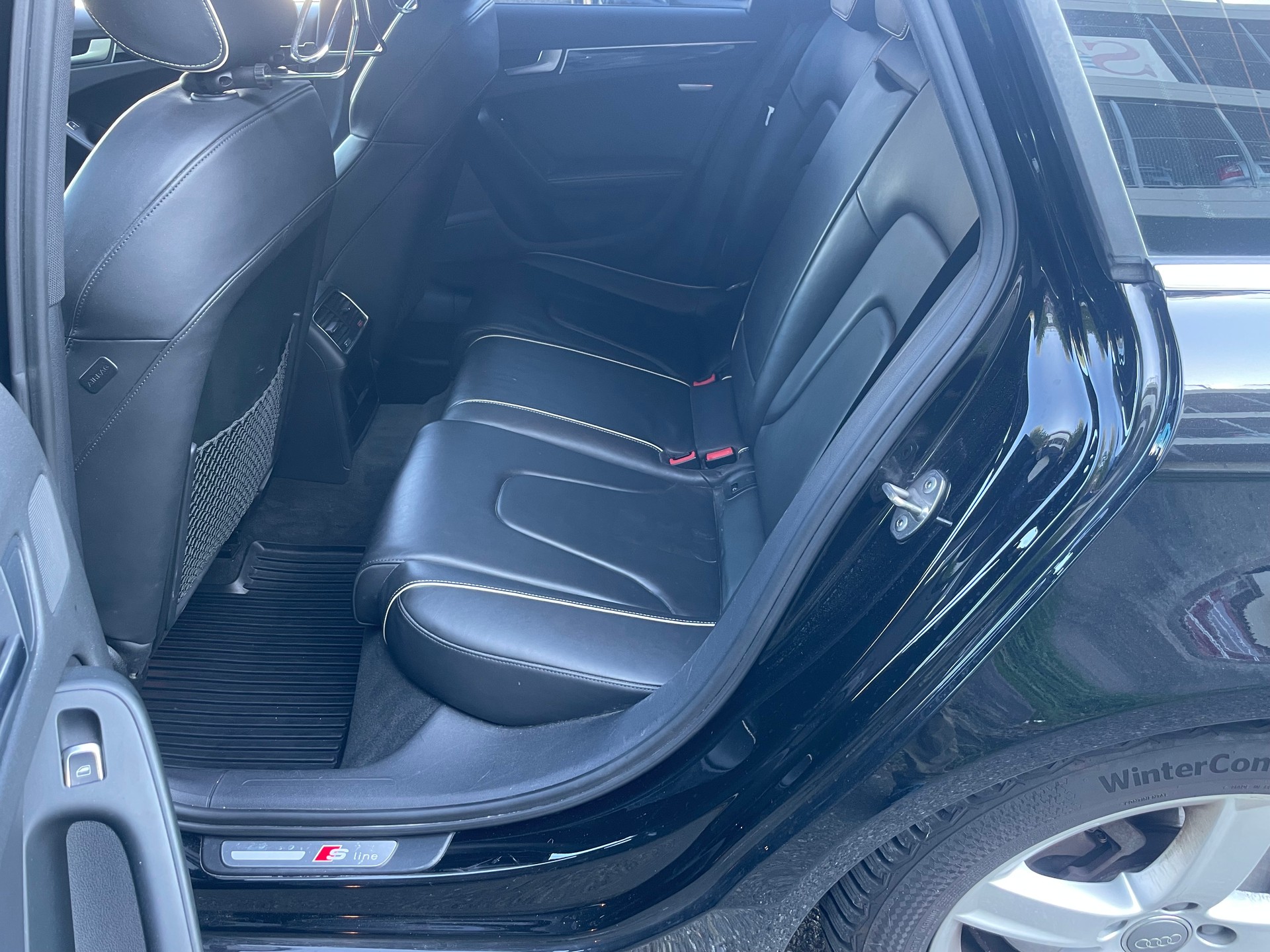 AUDI A4 Avant 3.0 TDI quattro S-tronic-image-11