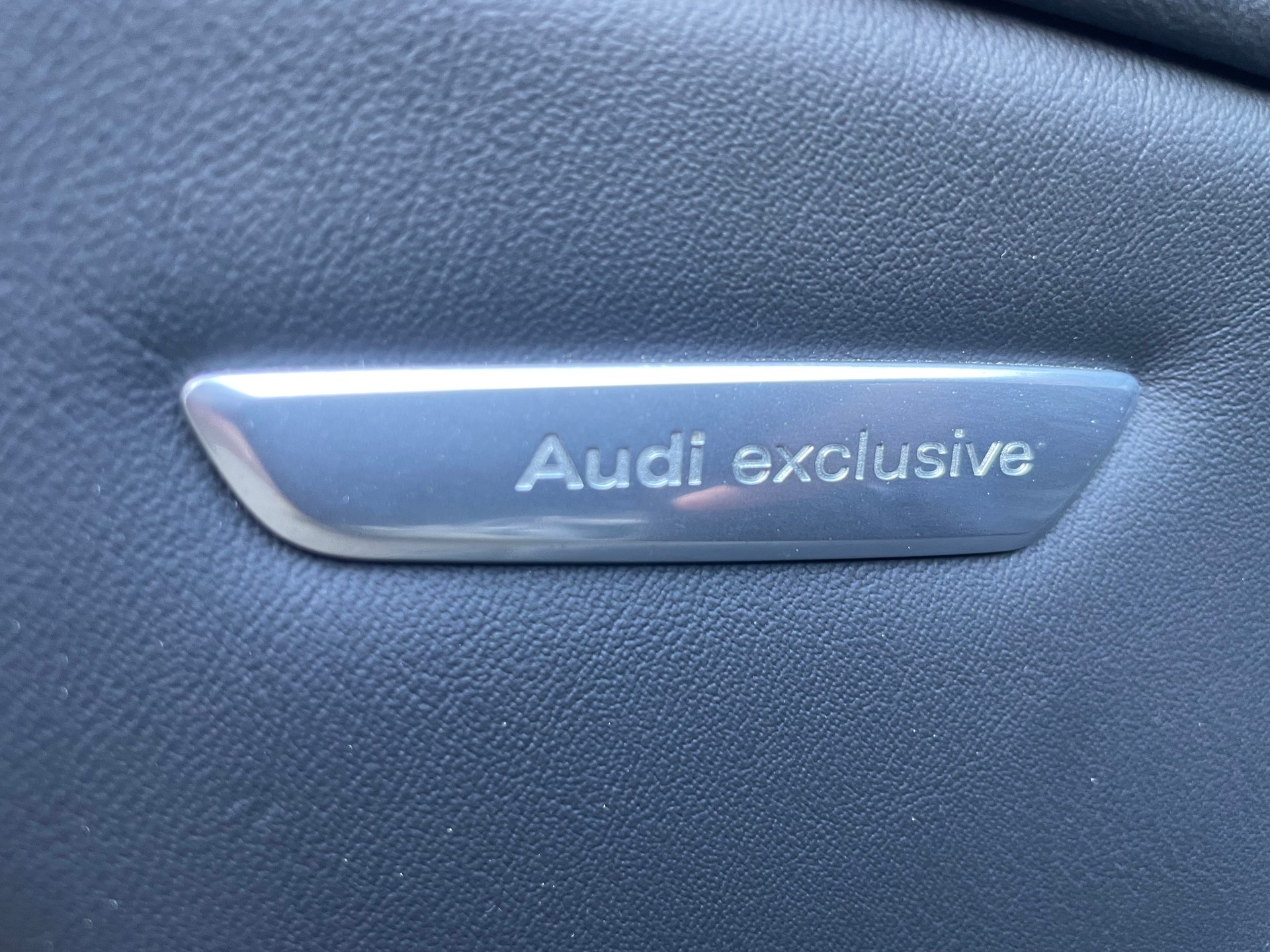AUDI A4 Avant 3.0 TDI quattro S-tronic-image-13