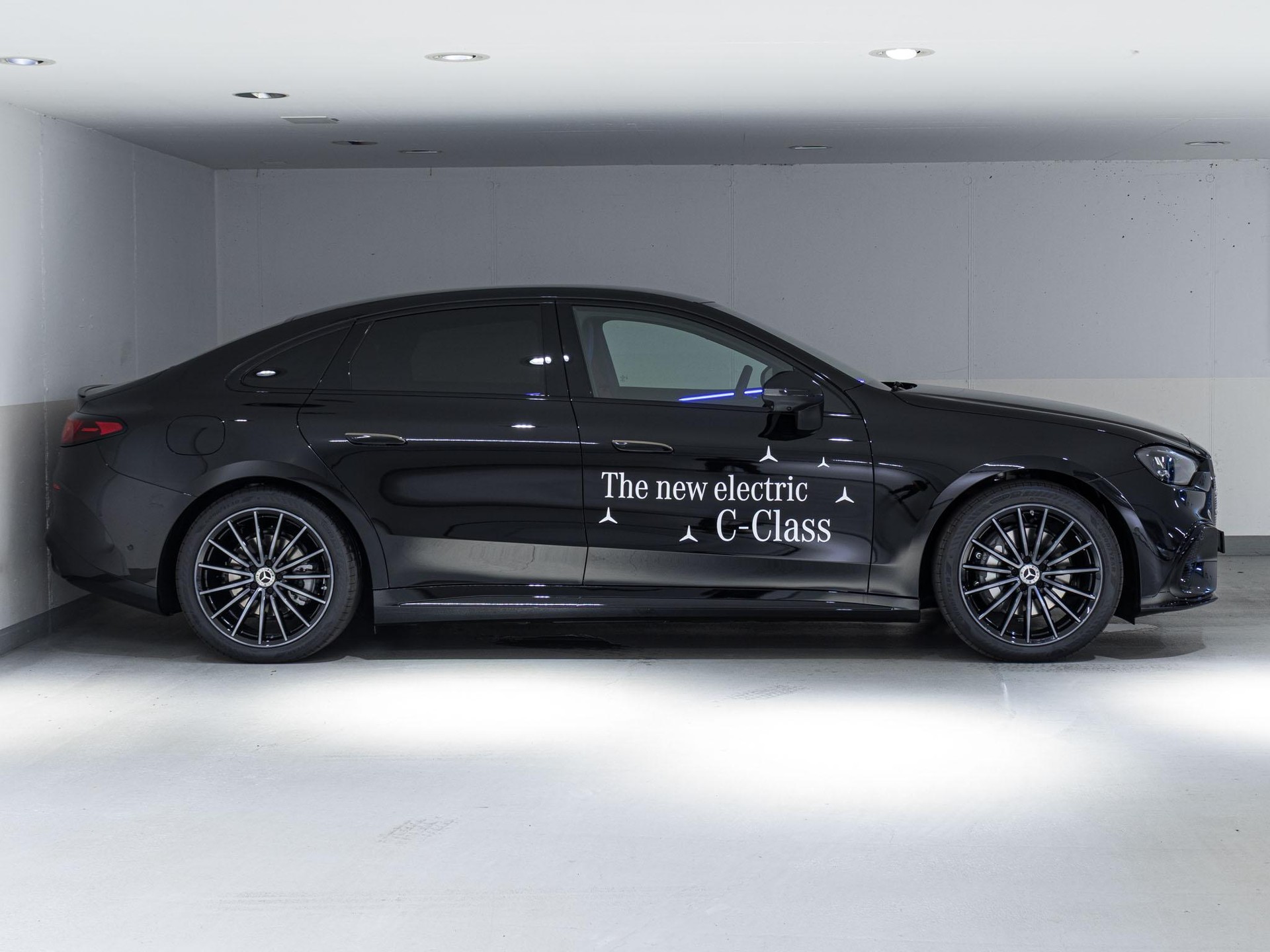 MERCEDES-BENZ C 400 4MATIC EQ-image-1