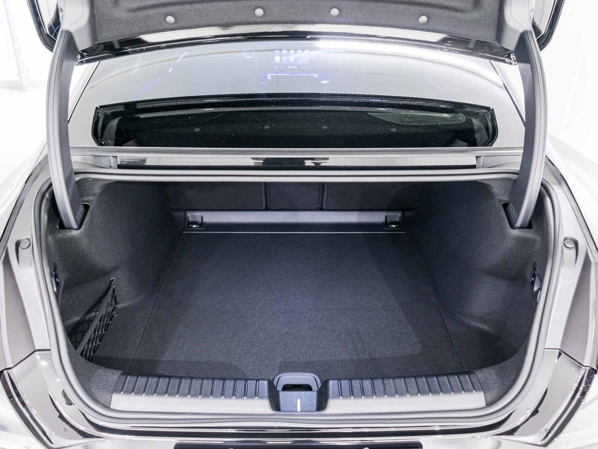 MERCEDES-BENZ C 400 4MATIC EQ-image-14