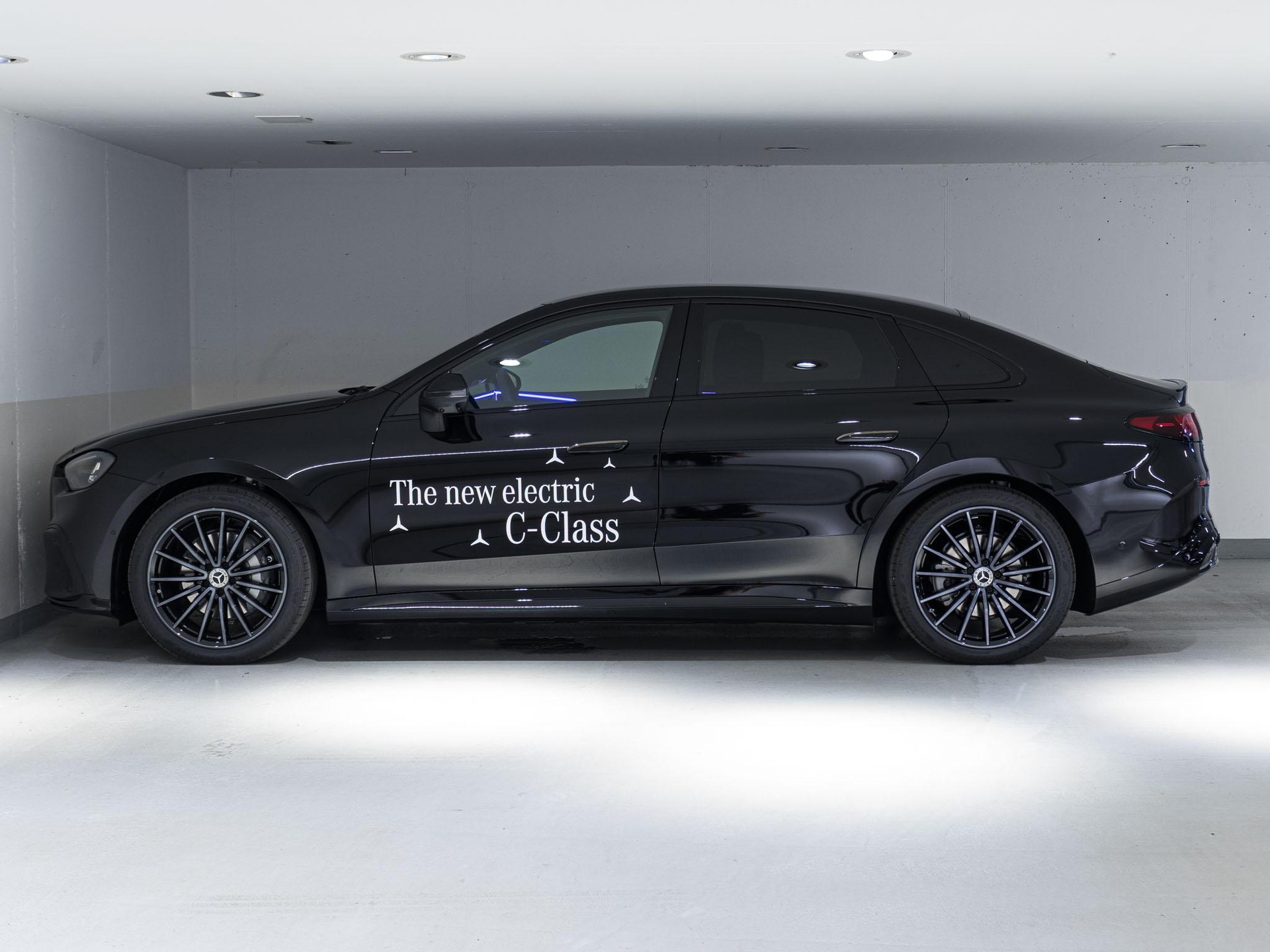 MERCEDES-BENZ C 400 4MATIC EQ-image-4