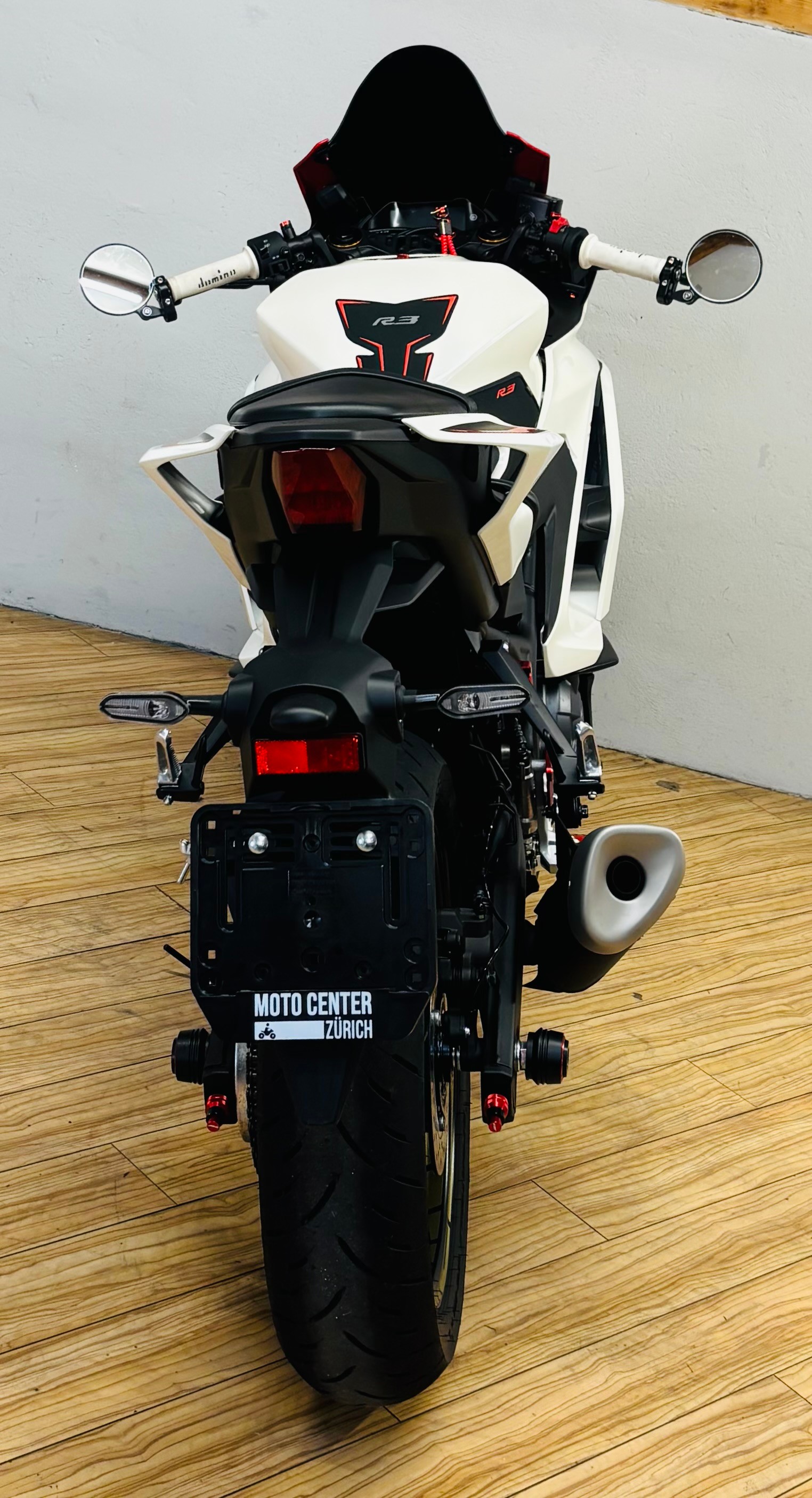 YAMAHA YZF-R3 ABS 70th Anniversary-showroom-element-3