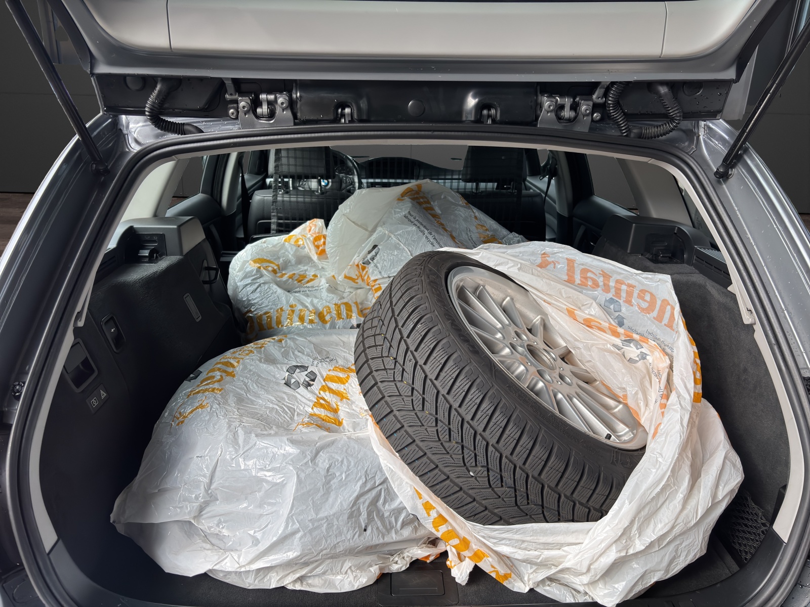 BMW 325i xDrive Touring more4you Steptronic-image-12