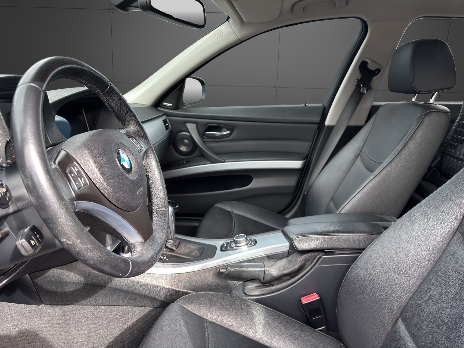 BMW 325i xDrive Touring more4you Steptronic-showroom-element-2