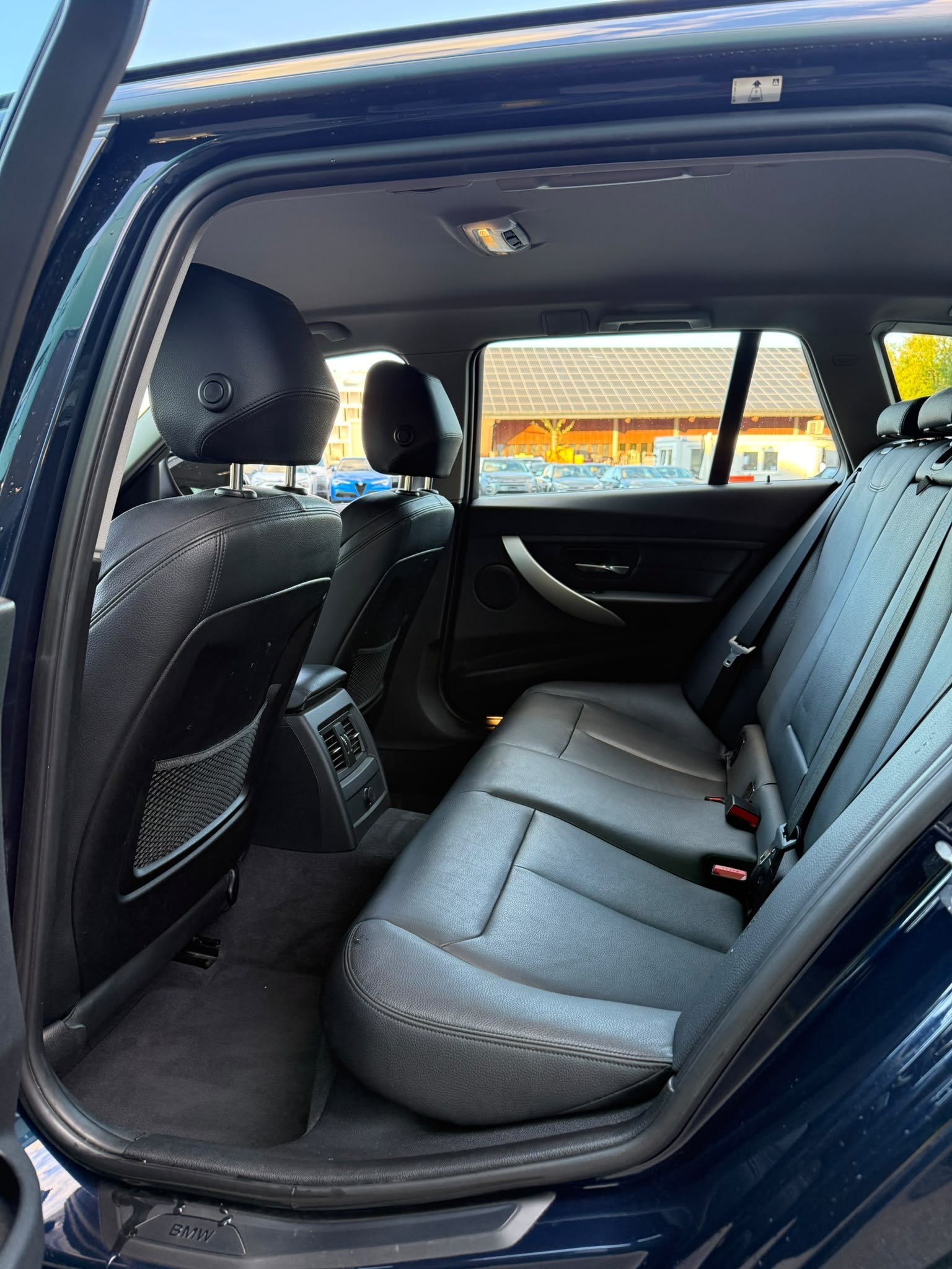 BMW 320d Touring Steptronic-image-13