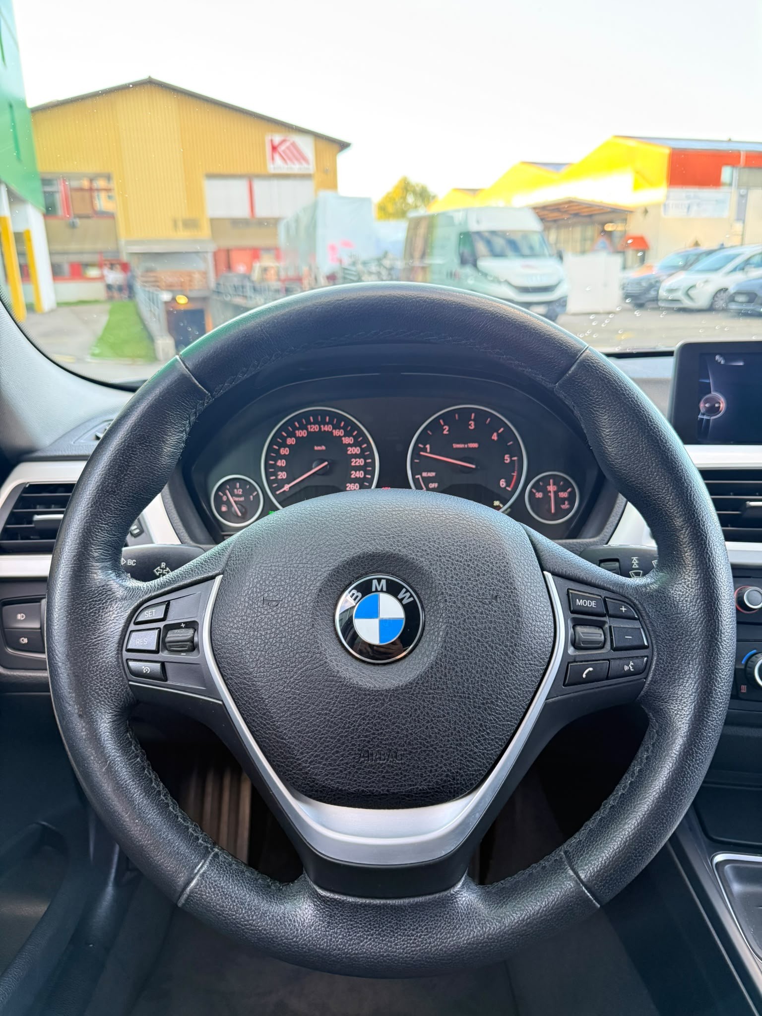 BMW 320d Touring Steptronic-image-11