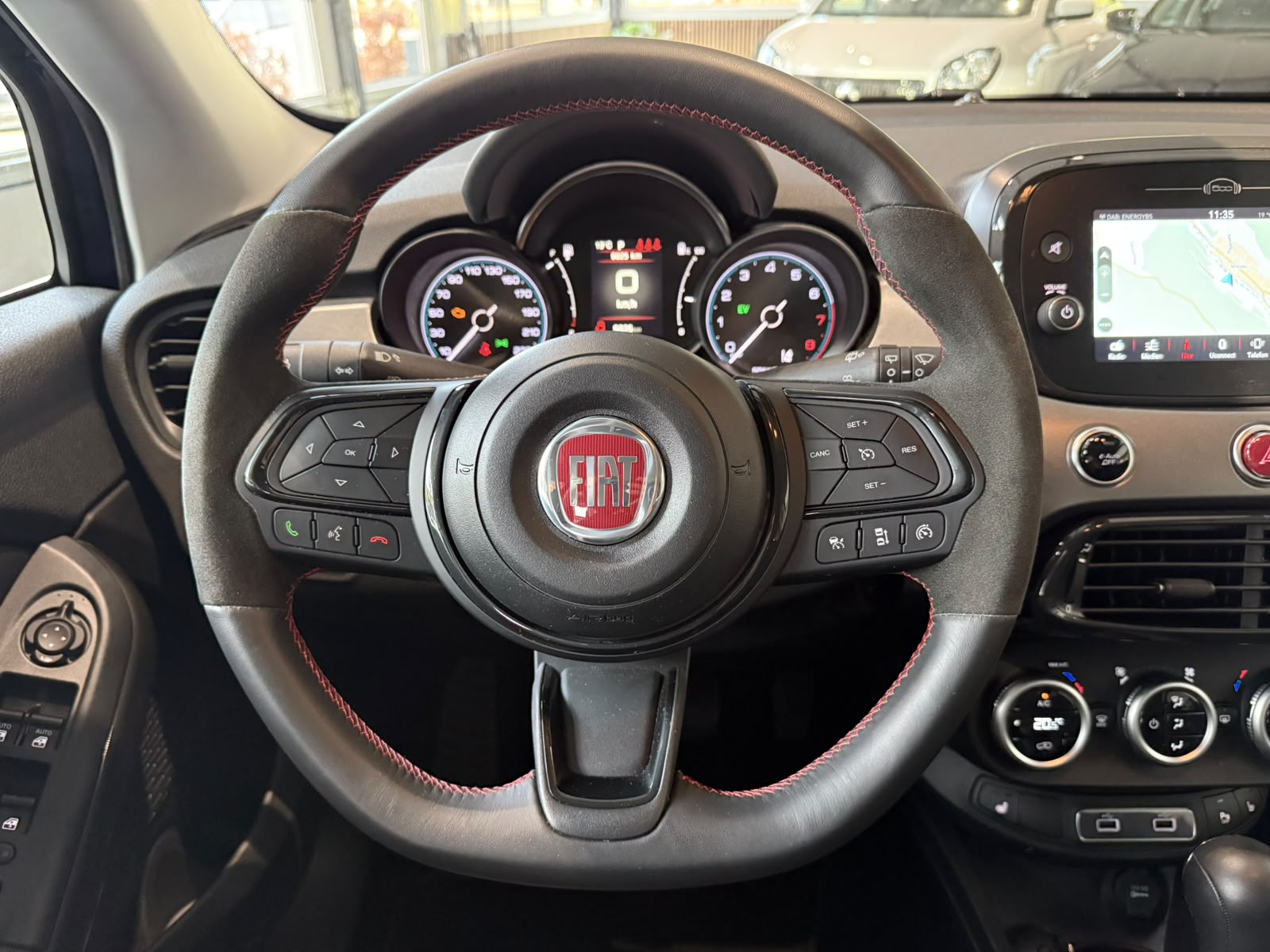 FIAT 500X 1.5 Hybrid Sport DCT-image-12
