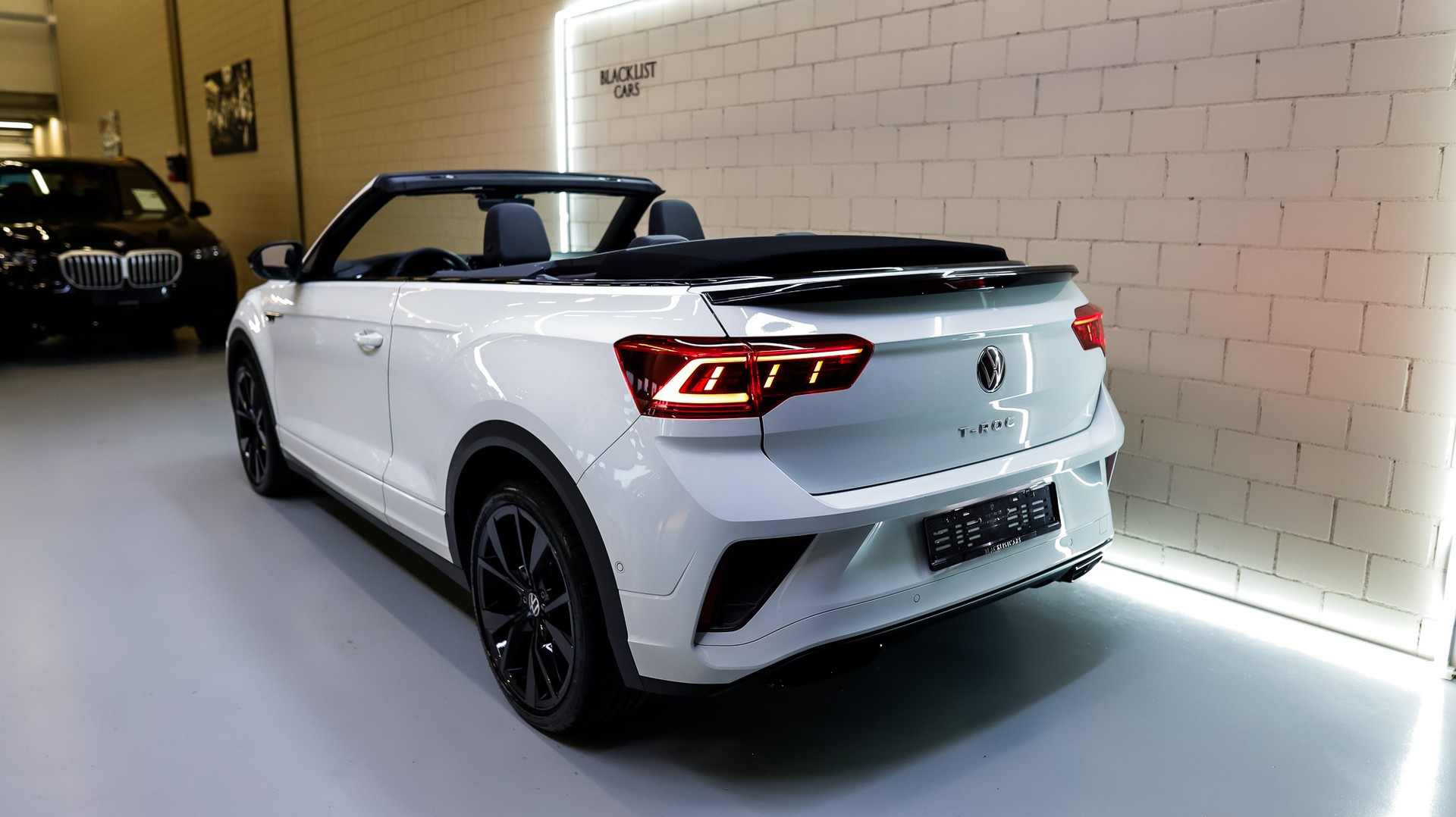 VW T-Roc Cabriolet 1.5 TSI EVO R-Line DSG-image-4