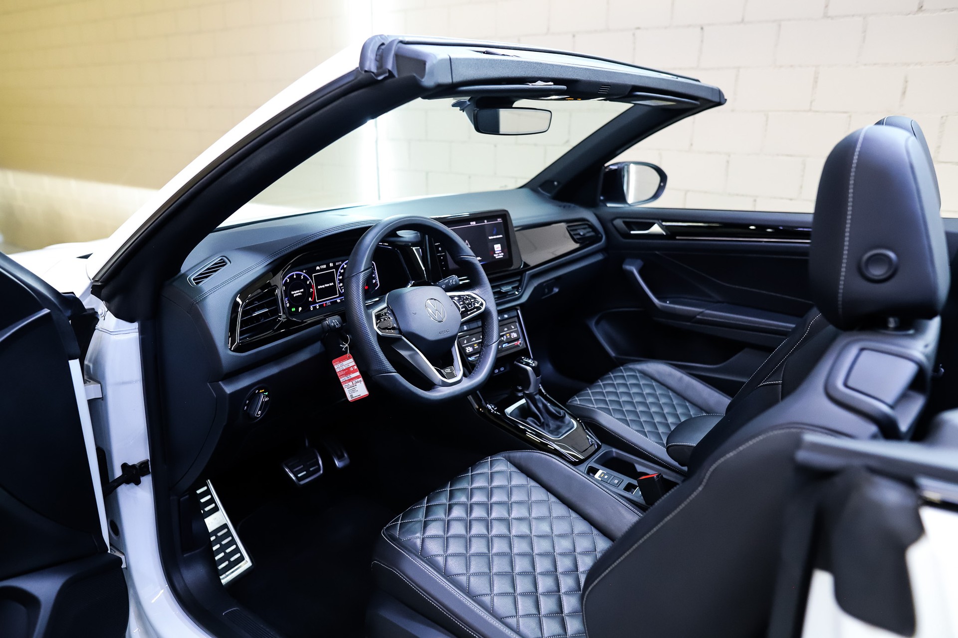 VW T-Roc Cabriolet 1.5 TSI EVO R-Line DSG-image-7
