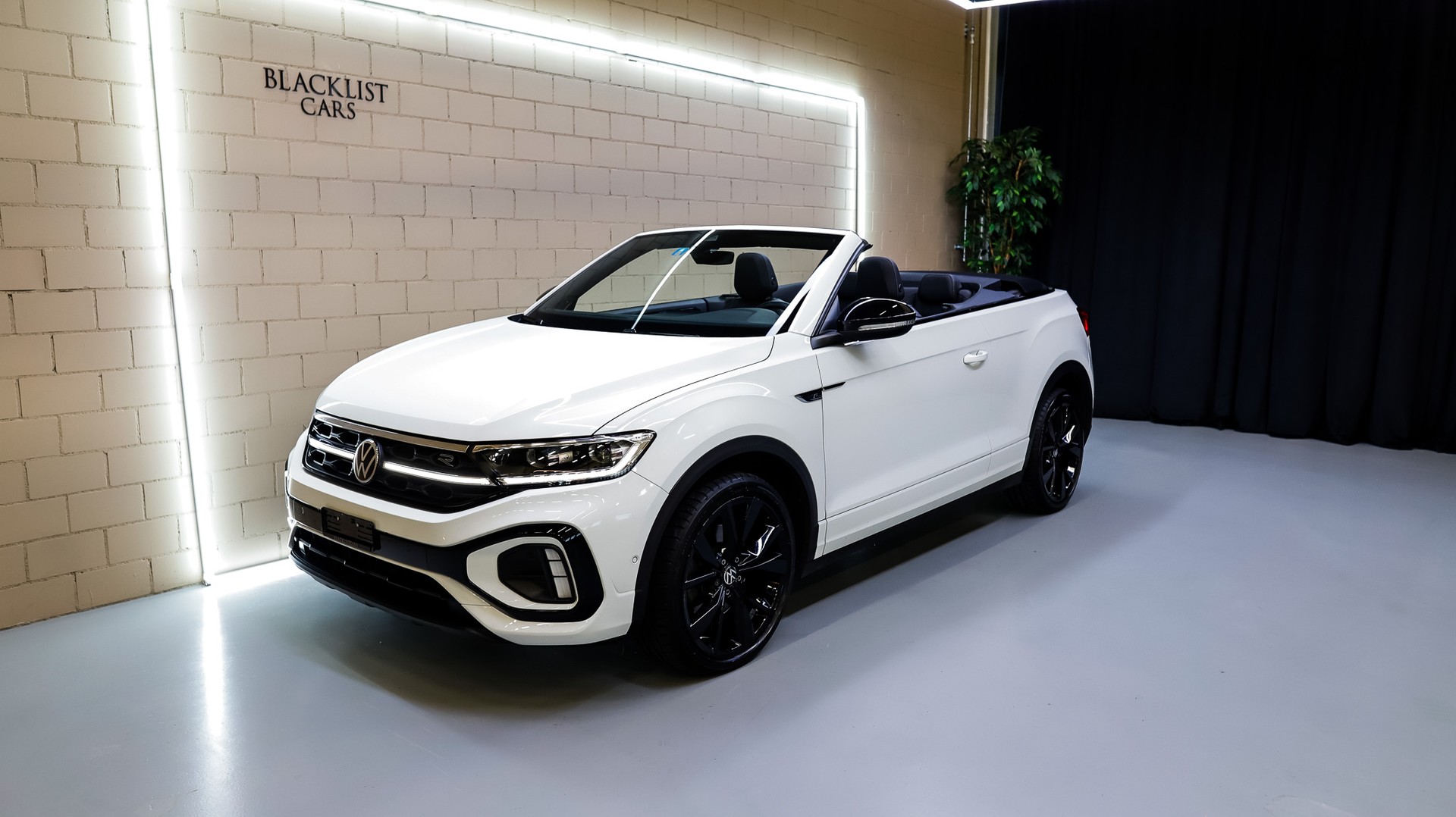 VW T-Roc Cabriolet 1.5 TSI EVO R-Line DSG-image-0