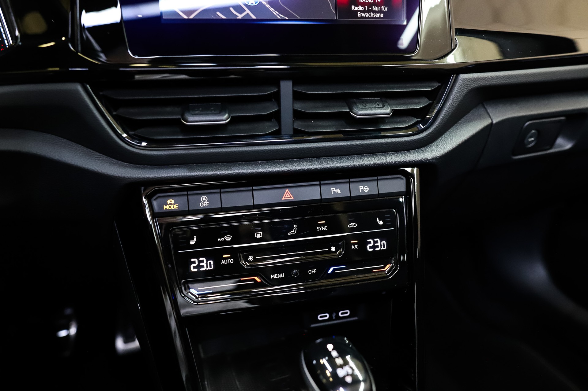 VW T-Roc Cabriolet 1.5 TSI EVO R-Line DSG-image-10