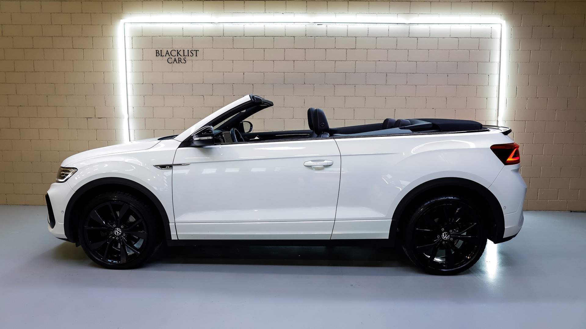 VW T-Roc Cabriolet 1.5 TSI EVO R-Line DSG-image-3