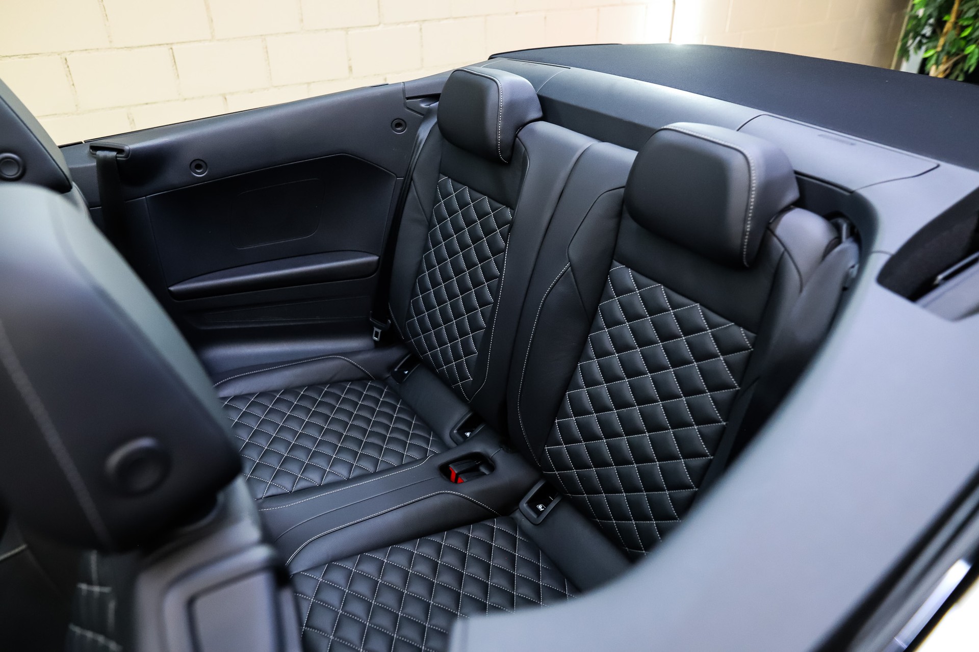 VW T-Roc Cabriolet 1.5 TSI EVO R-Line DSG-image-9