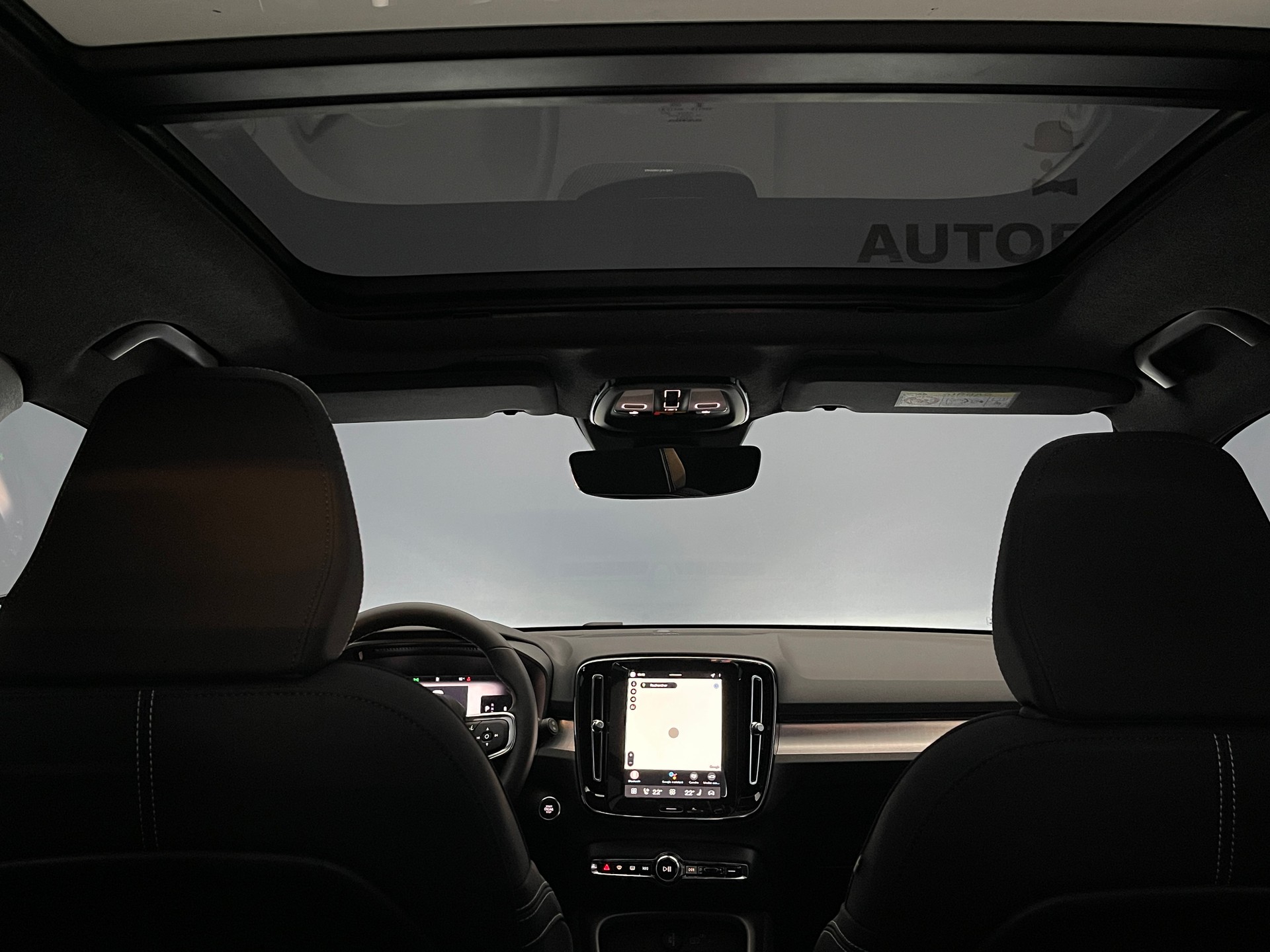 VOLVO XC40 2.0 B4 MH Black Edition-image-11