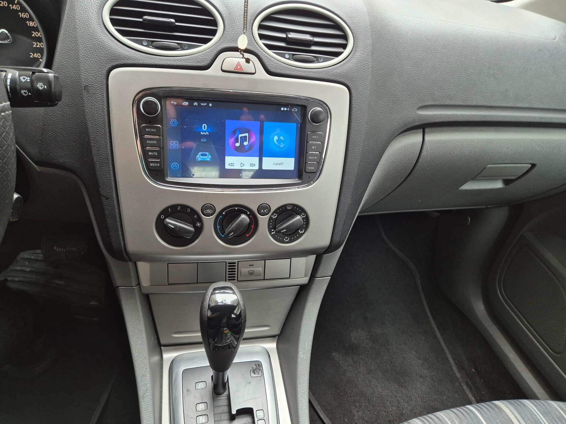 FORD FORD Focus 2.0i 16V-image-2