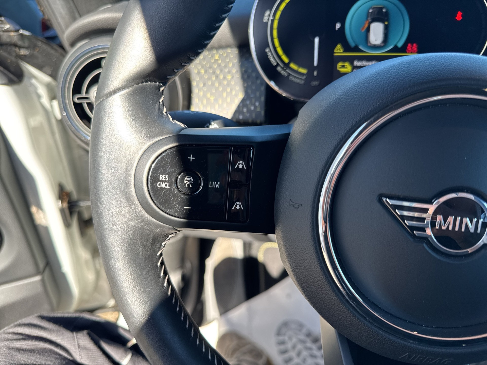 MINI Cooper SE-image-14