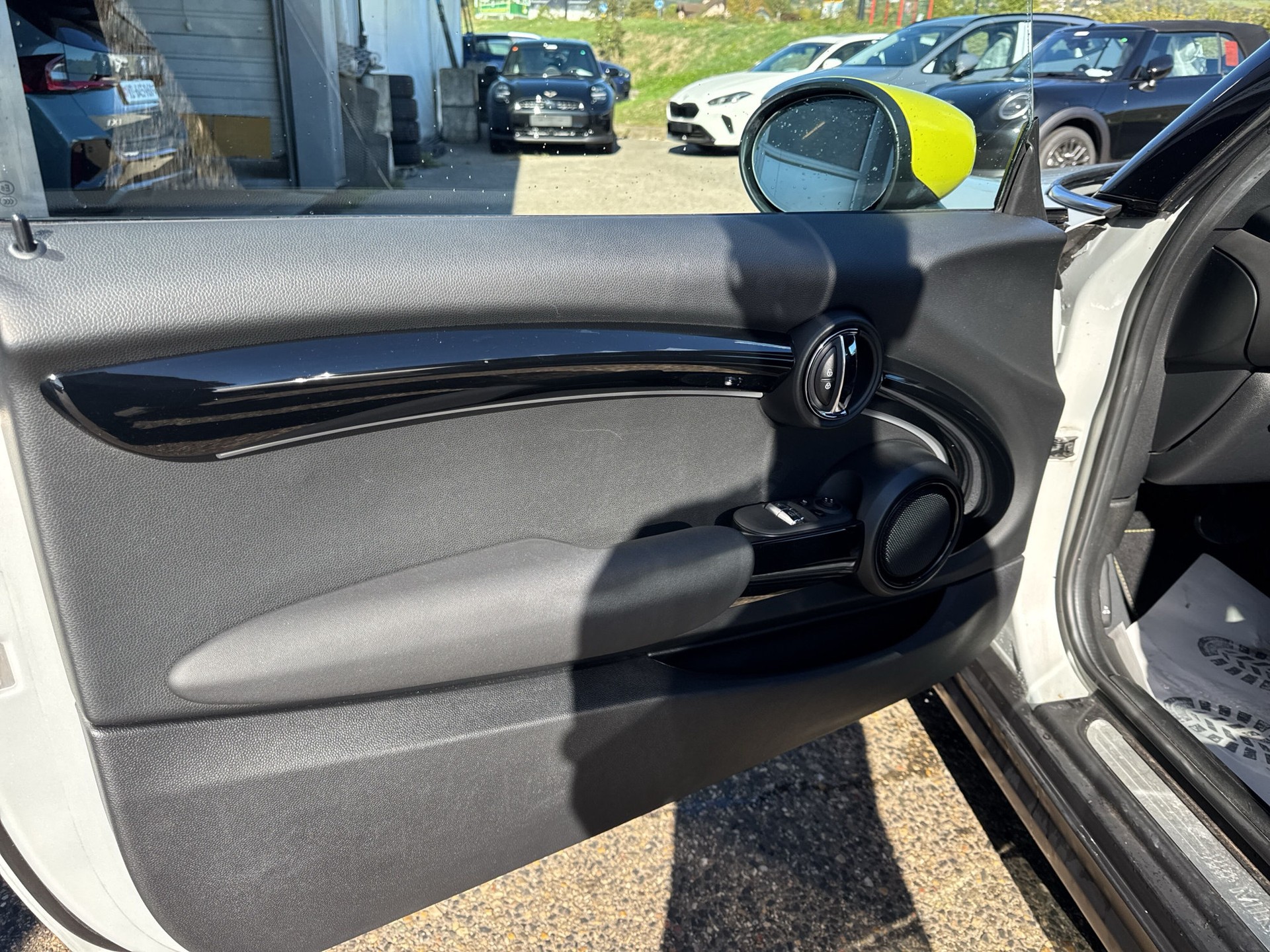 MINI Cooper SE-image-16