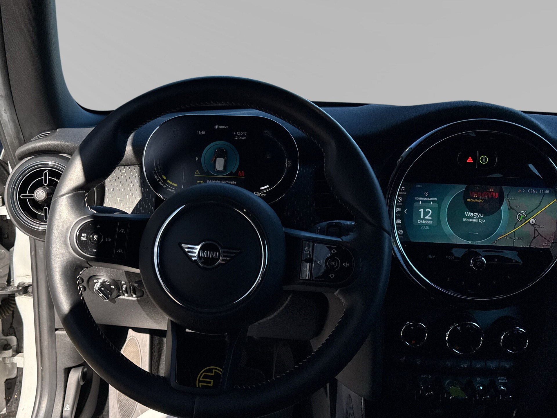MINI Cooper SE-image-4
