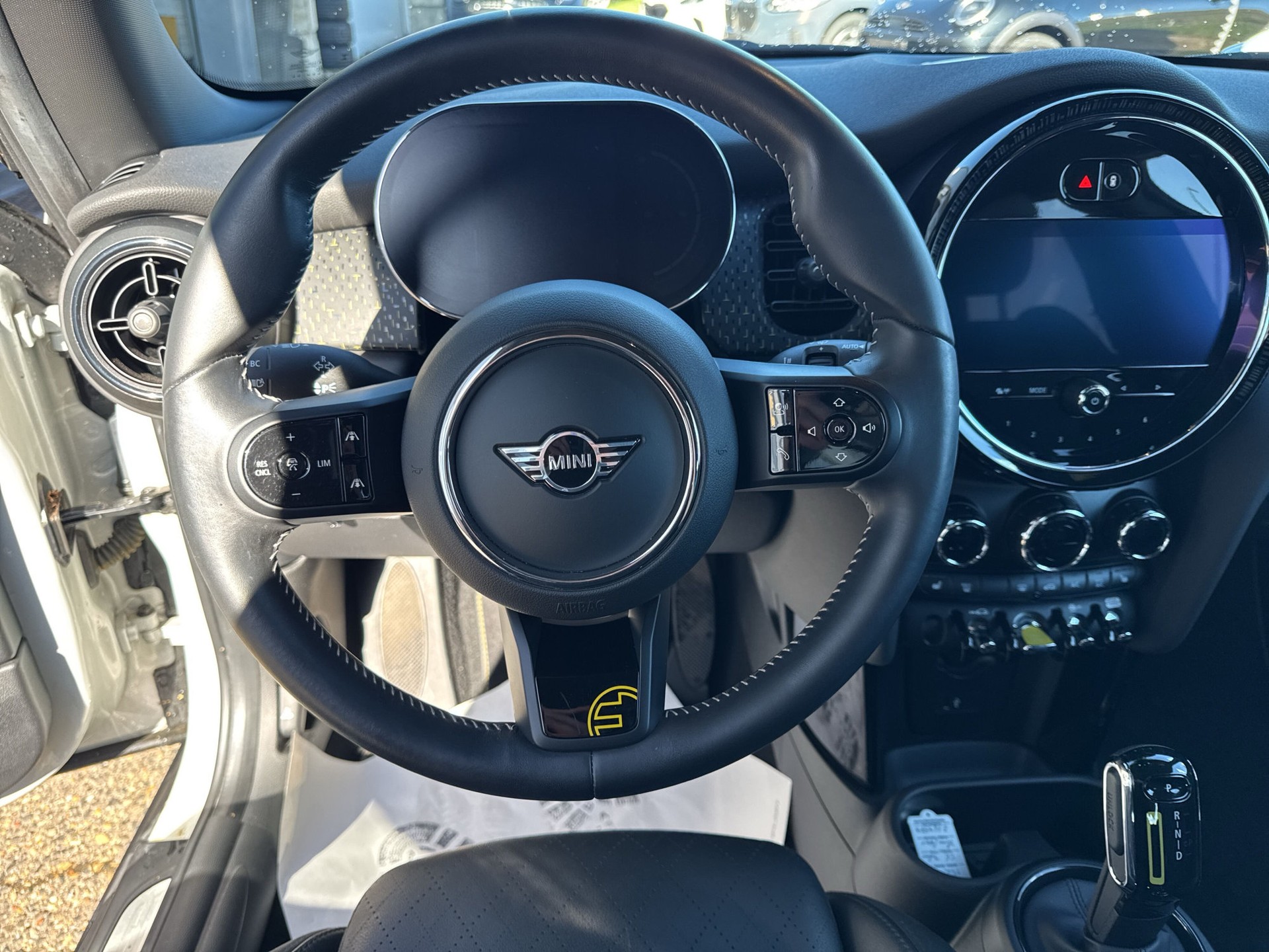 MINI Cooper SE-image-11