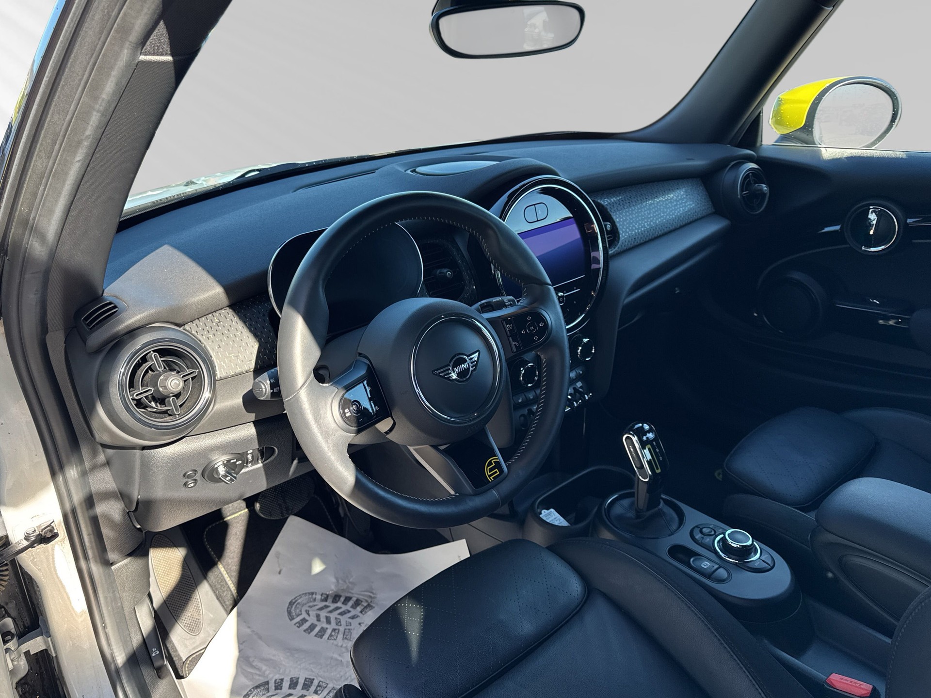 MINI Cooper SE-image-3
