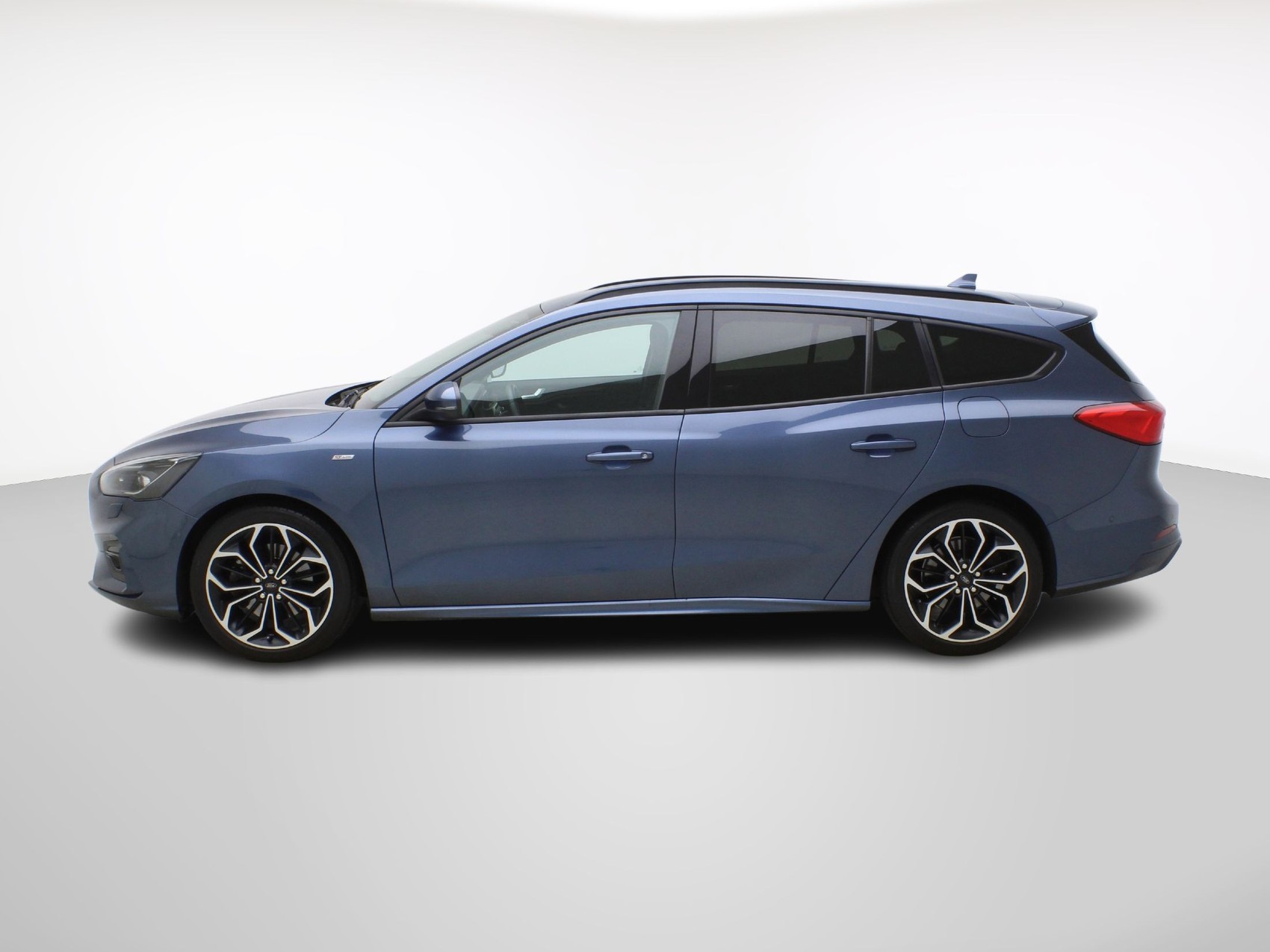 FORD Focus Station Wagon 1.0i EcoB ST-Line-image-2
