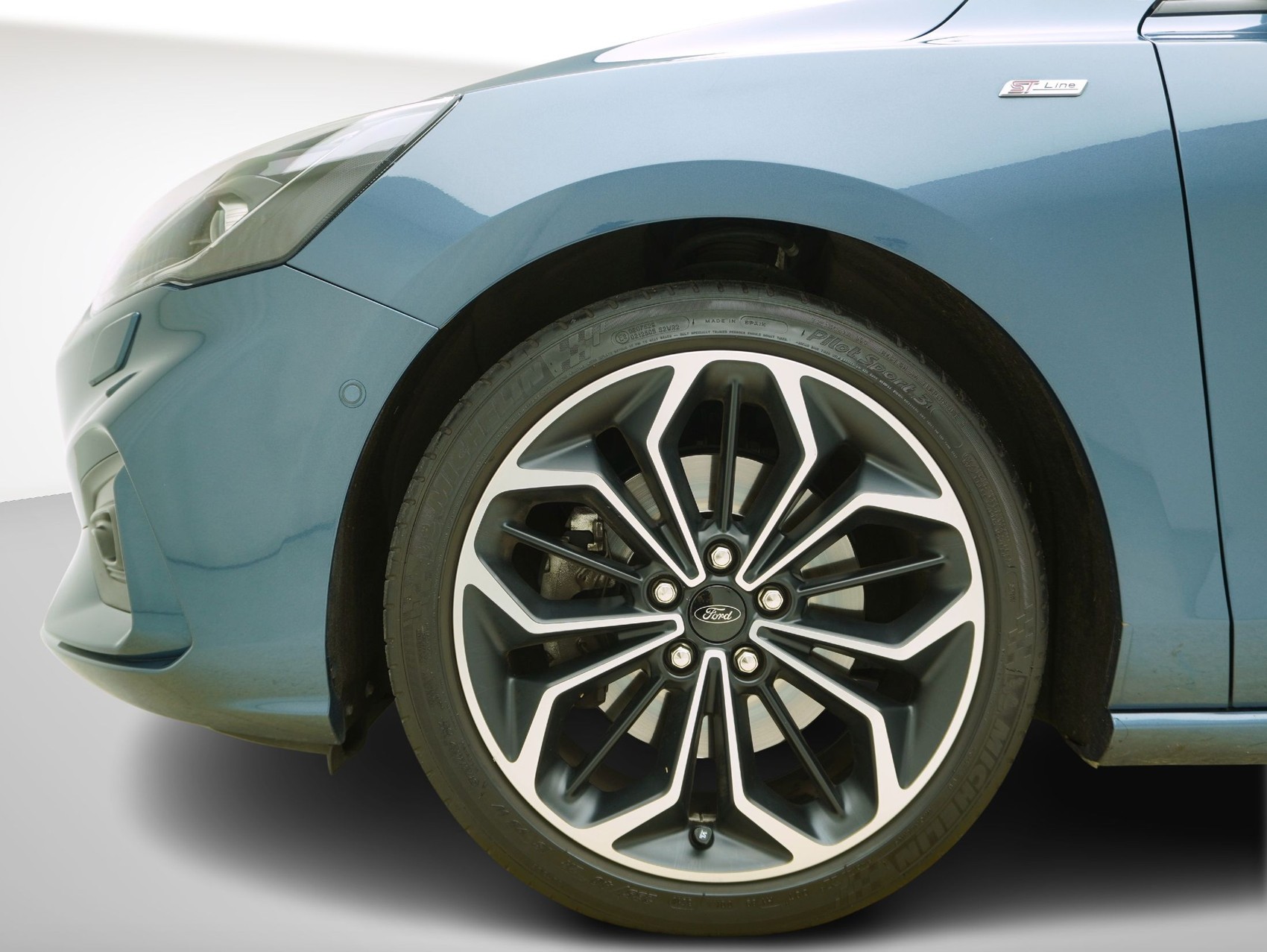 FORD Focus Station Wagon 1.0i EcoB ST-Line-image-6