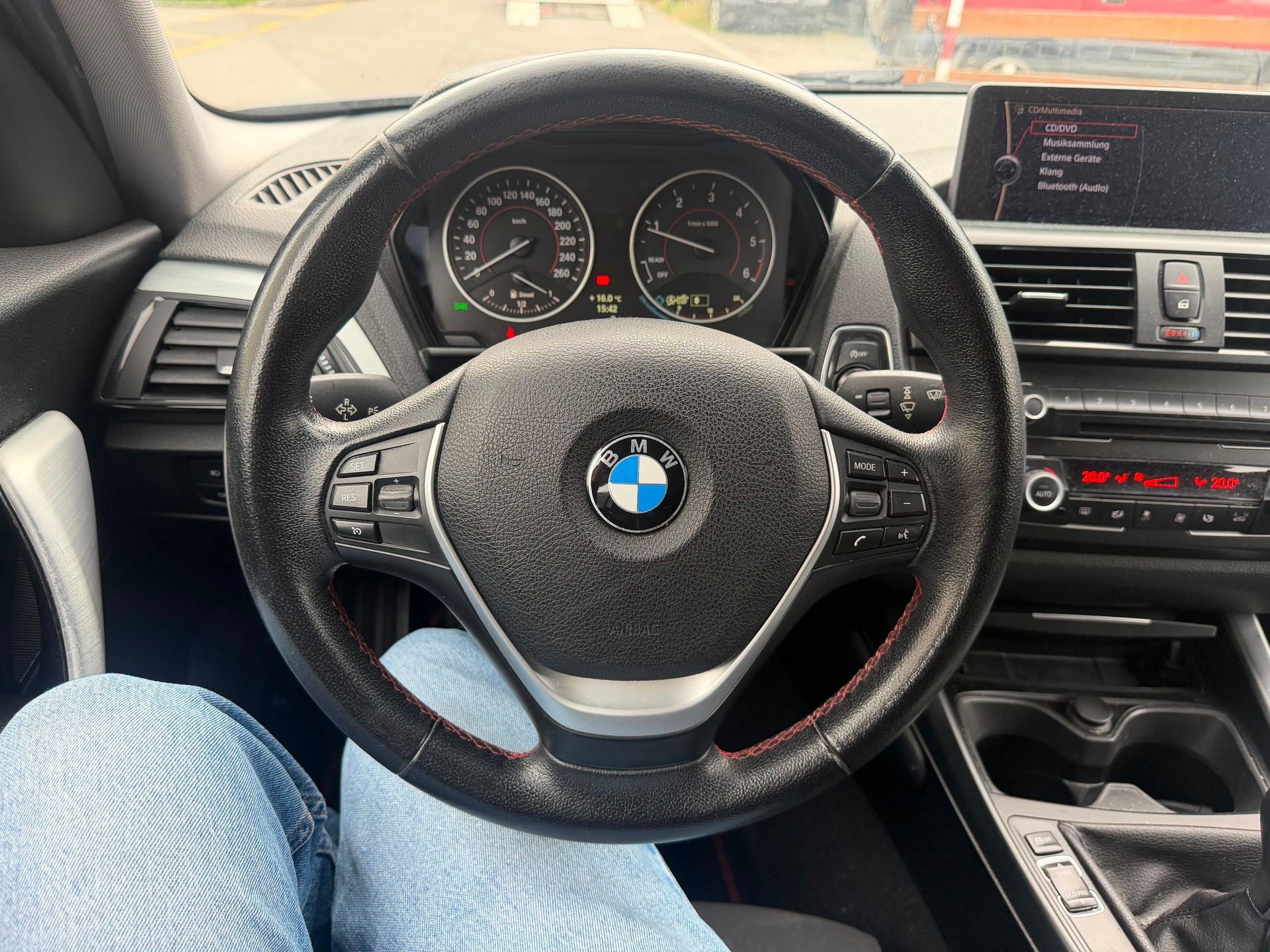 BMW 120d Sport Line-image-9